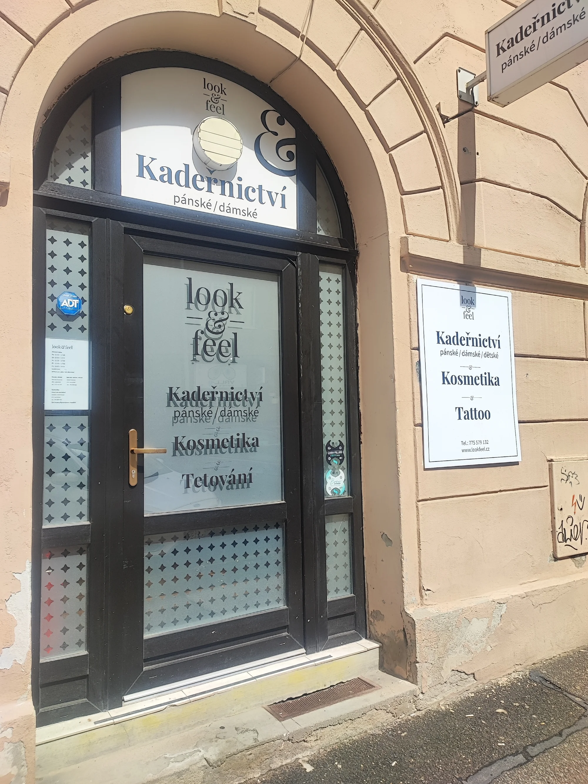 Kosmetické balíčky: základní ošetření i bukální masáž či ošetření pro muže