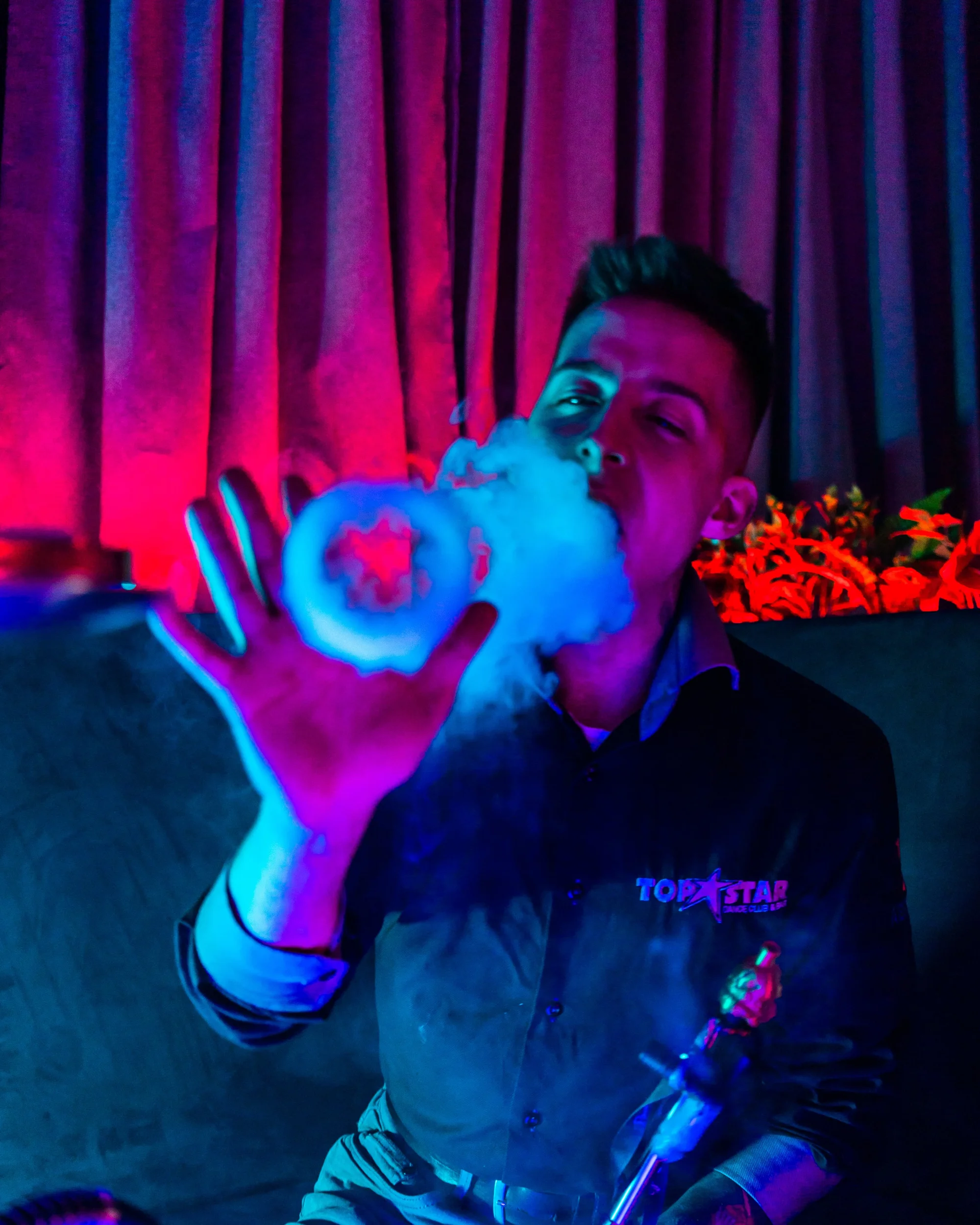 Vodní dýmky dle výběru: světlý či tmavý tabák, dámská jízda s proseccem či party set s koktejly