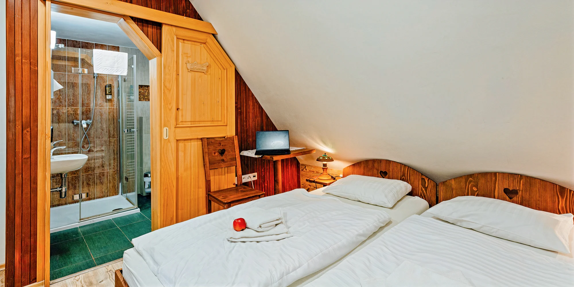 Zážitkový pobyt v tradiční dřevěnici v Malé Fatře s jídlem, wellness i adventure golfem