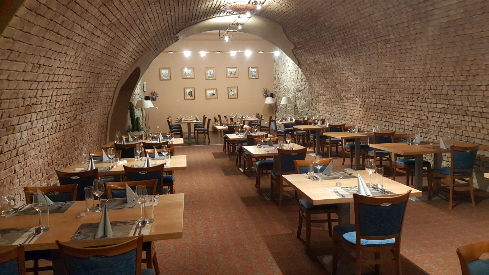 Čtyřchodové menu s vínem v restauraci La Cave pro 1 či 2 osoby