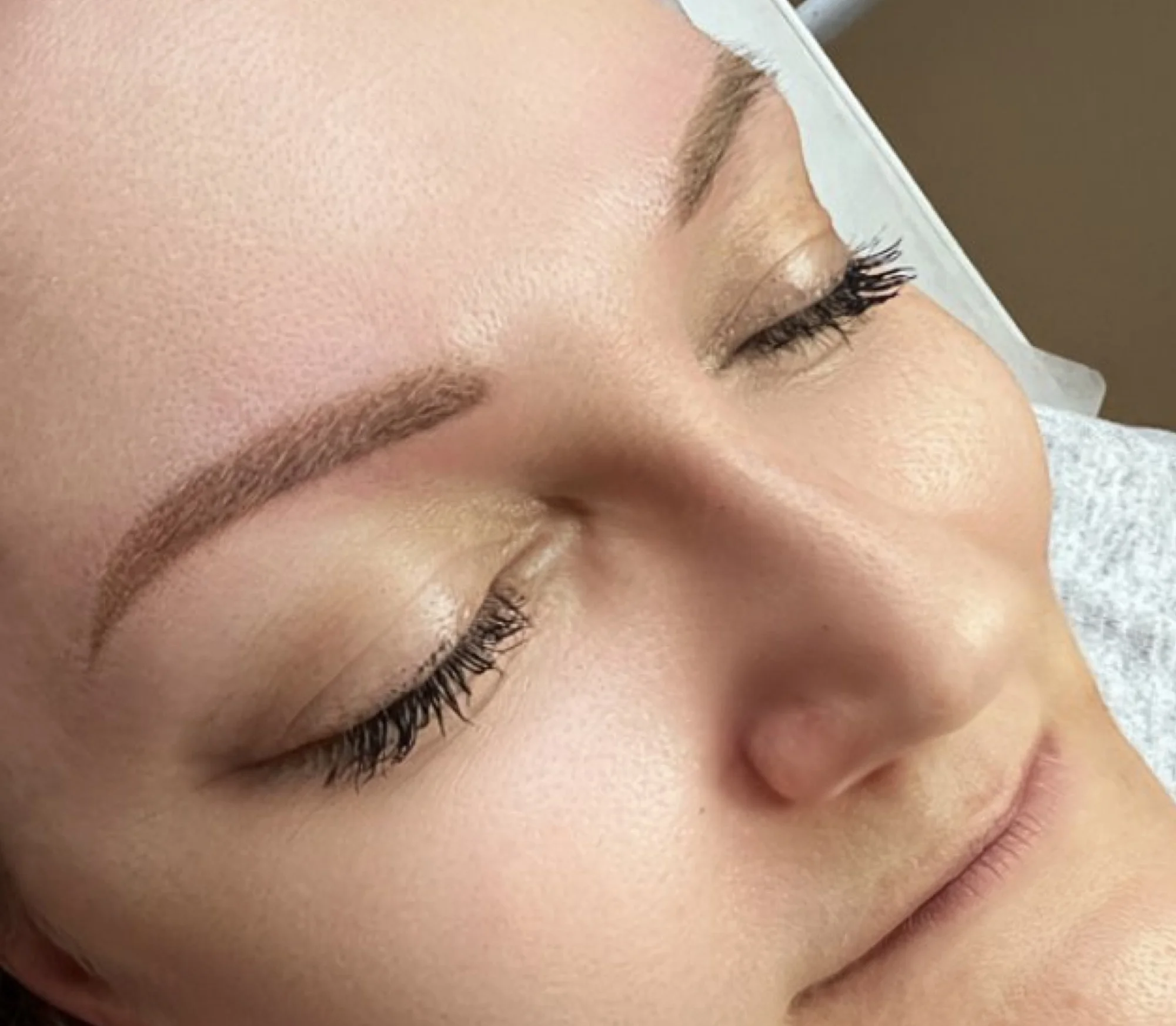 Laminace obočí i permanentní make-up obočí, linek a rtů