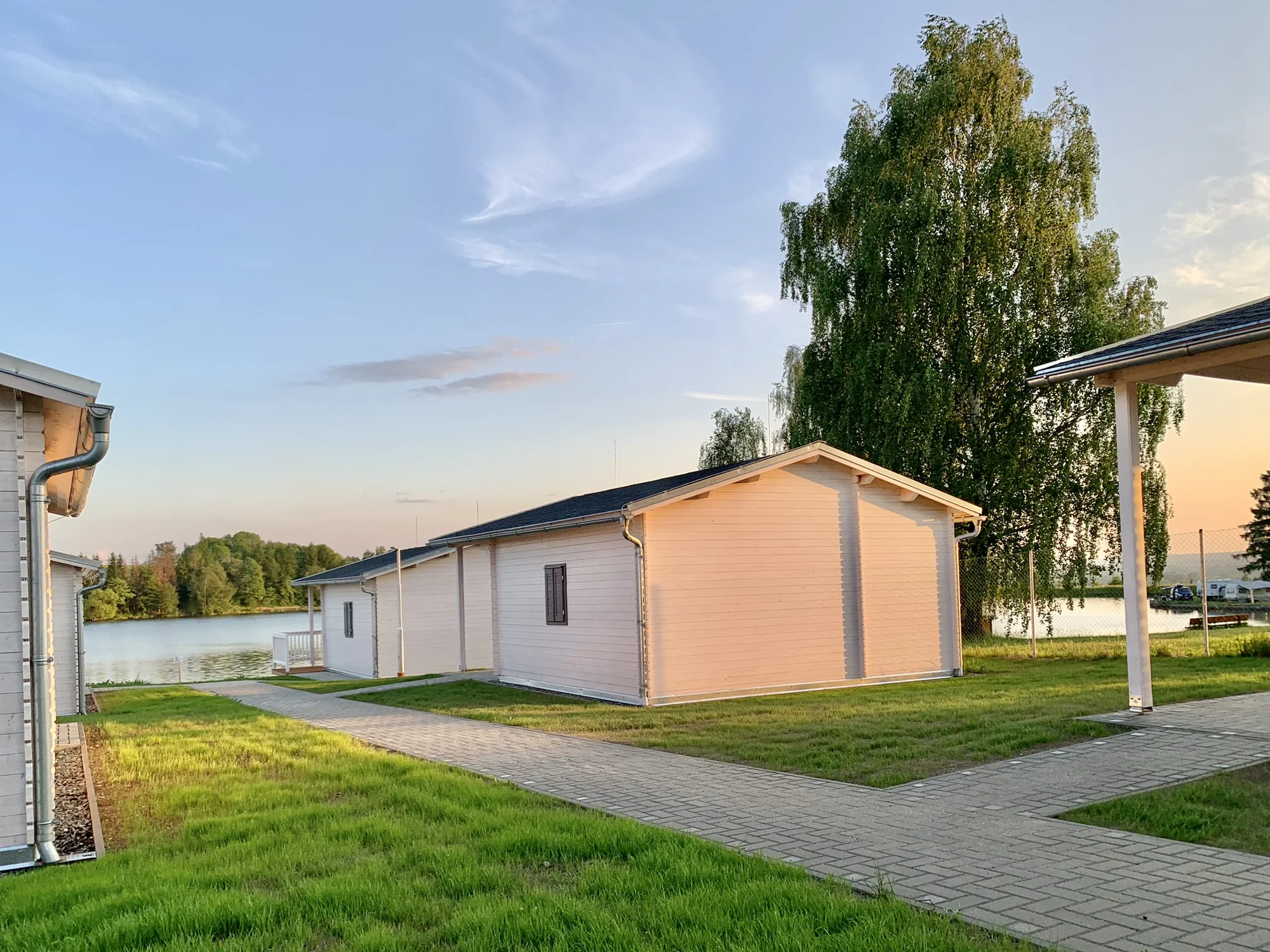 Pobyt v chatkách na břehu přehrady Krásné