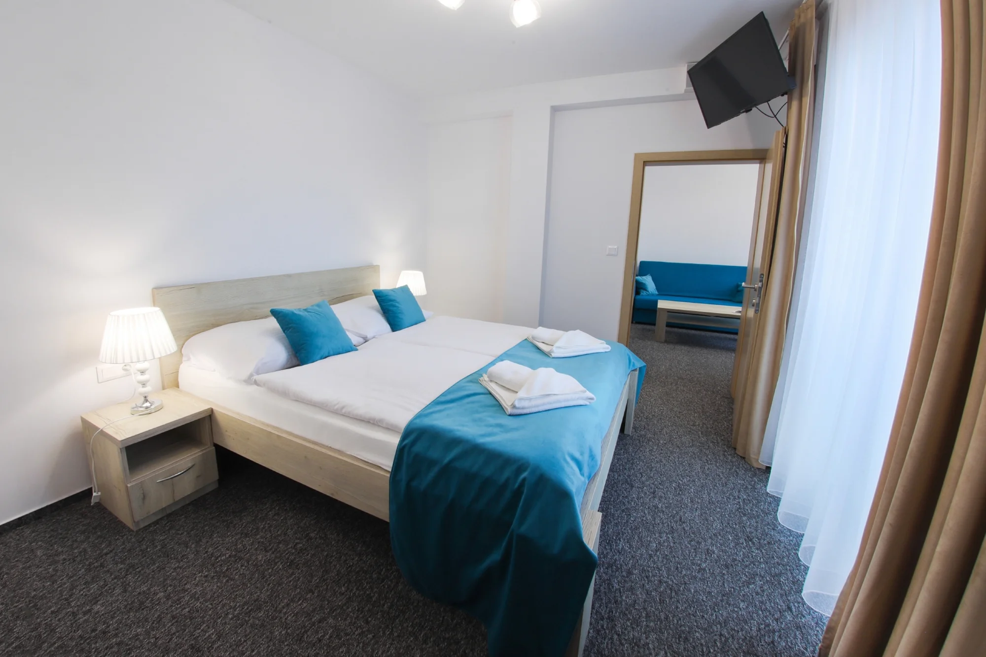 Moderní hotel přímo na břehu Oravské přehrady s polopenzí i slevou na plavbu lodí
