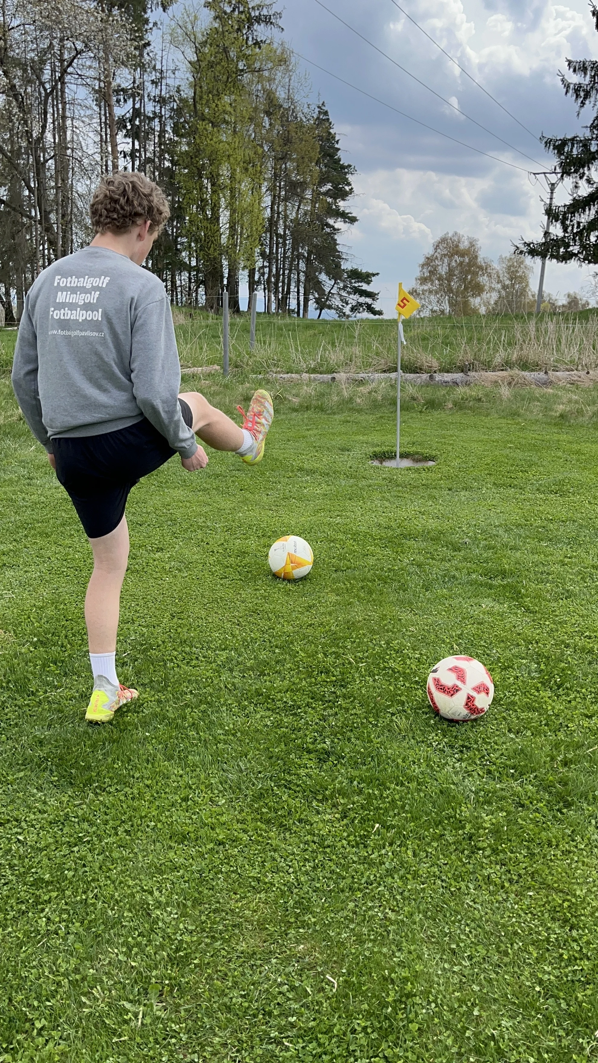 Vstup na fotbalgolf, minigolf i fotbalpool pro dva či celou rodinu na celý den