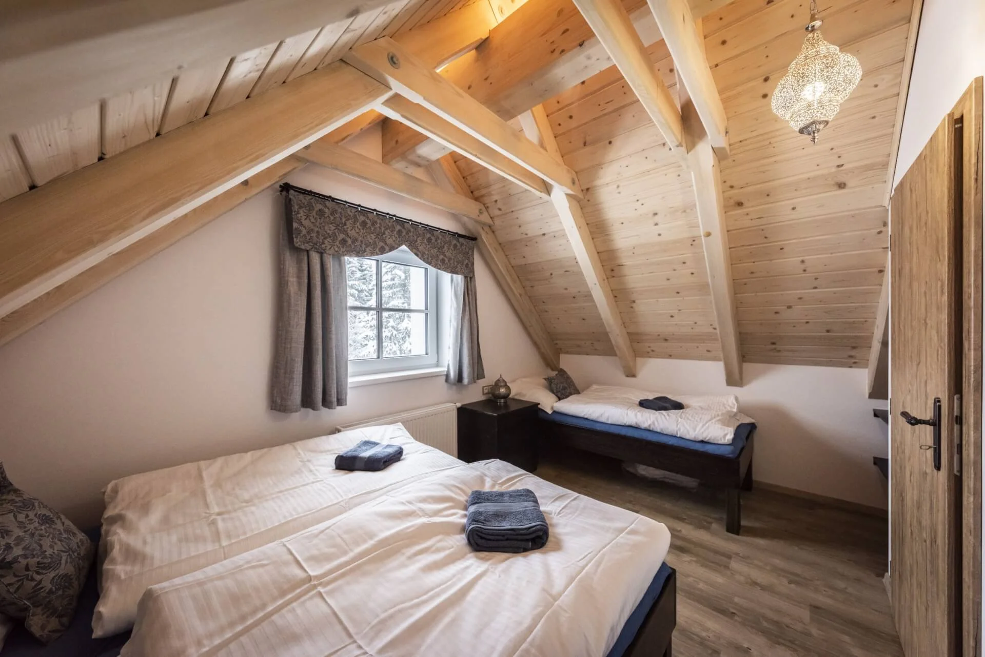 Pobyt na koňské farmě v Jizerských horách: apartmány až pro 10 osob
