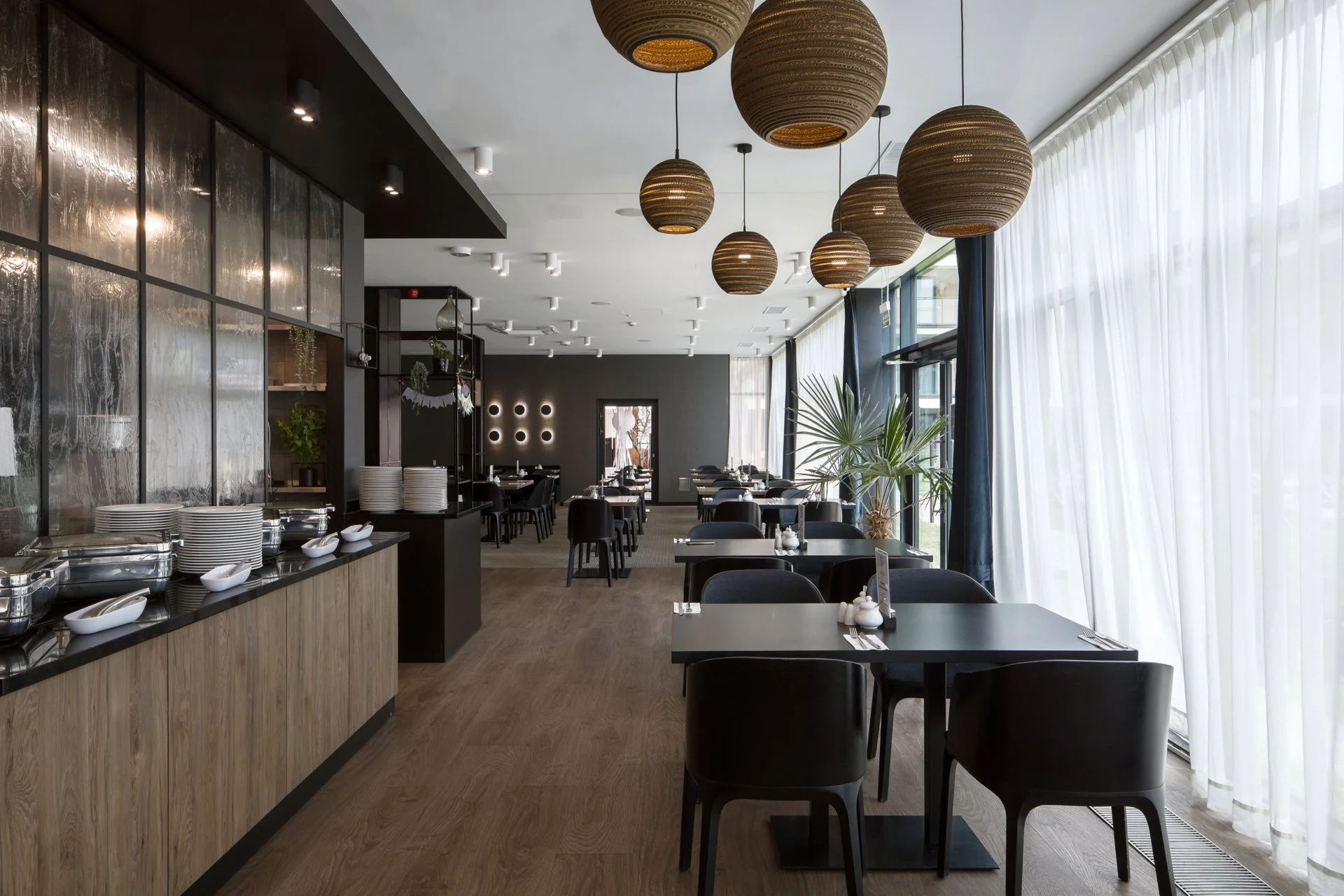 Dovolená u Baltu pro páry i rodiny: moderní resort s wellness, bazénem a jídlem, 5 min. od pláže
