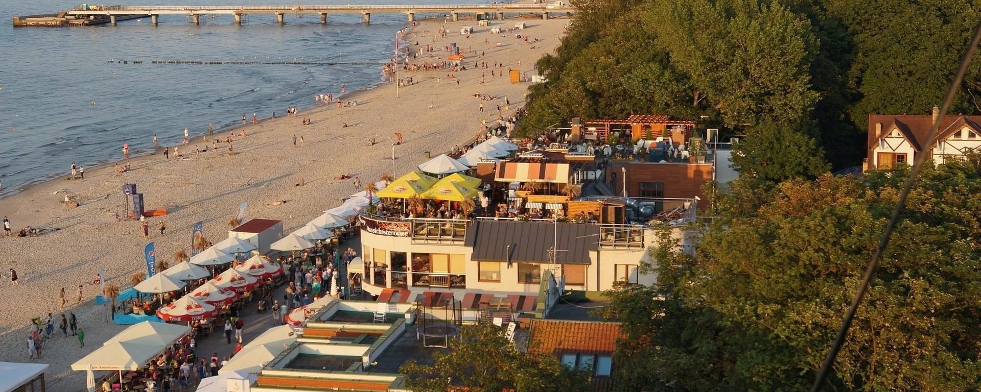Dovolená u Baltu pro páry i rodiny: moderní resort s wellness, bazénem a jídlem, 5 min. od pláže