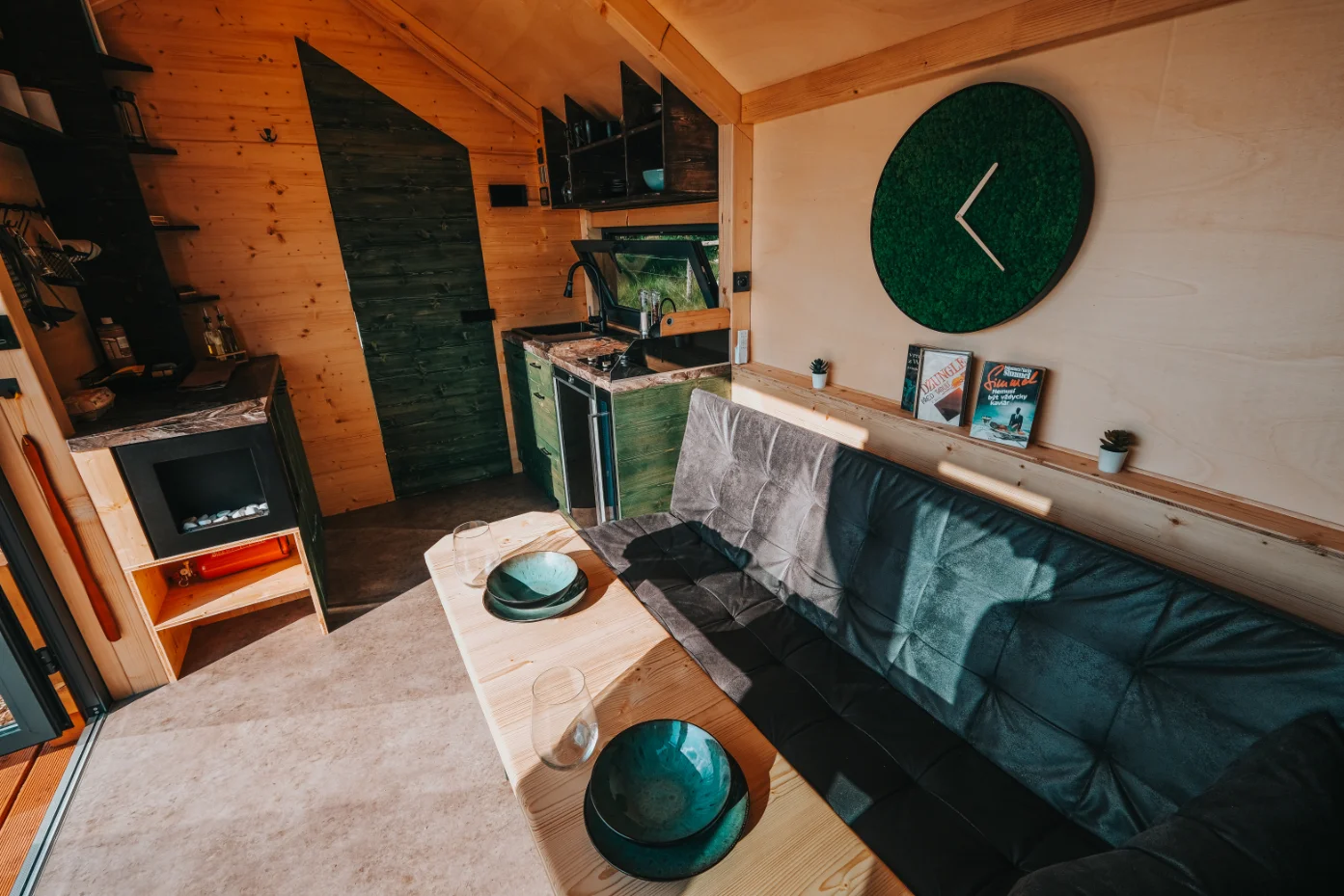 Schovejte se před ruchem měst: krásný tiny house na samotě nedaleko Lipna