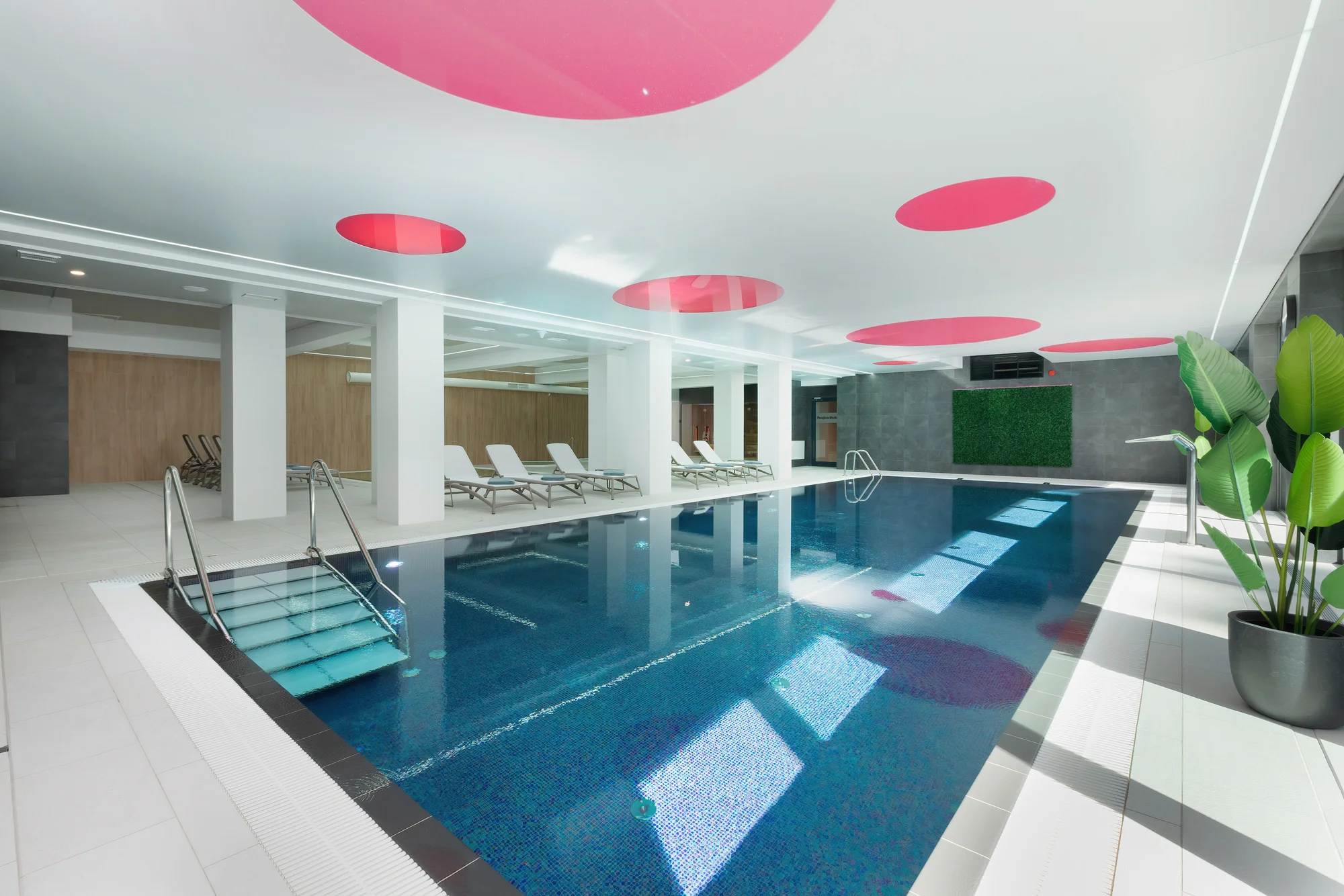 Baltský resort u pláže v Pobierowo: polopenze, neomezený wellness i zábava pro děti