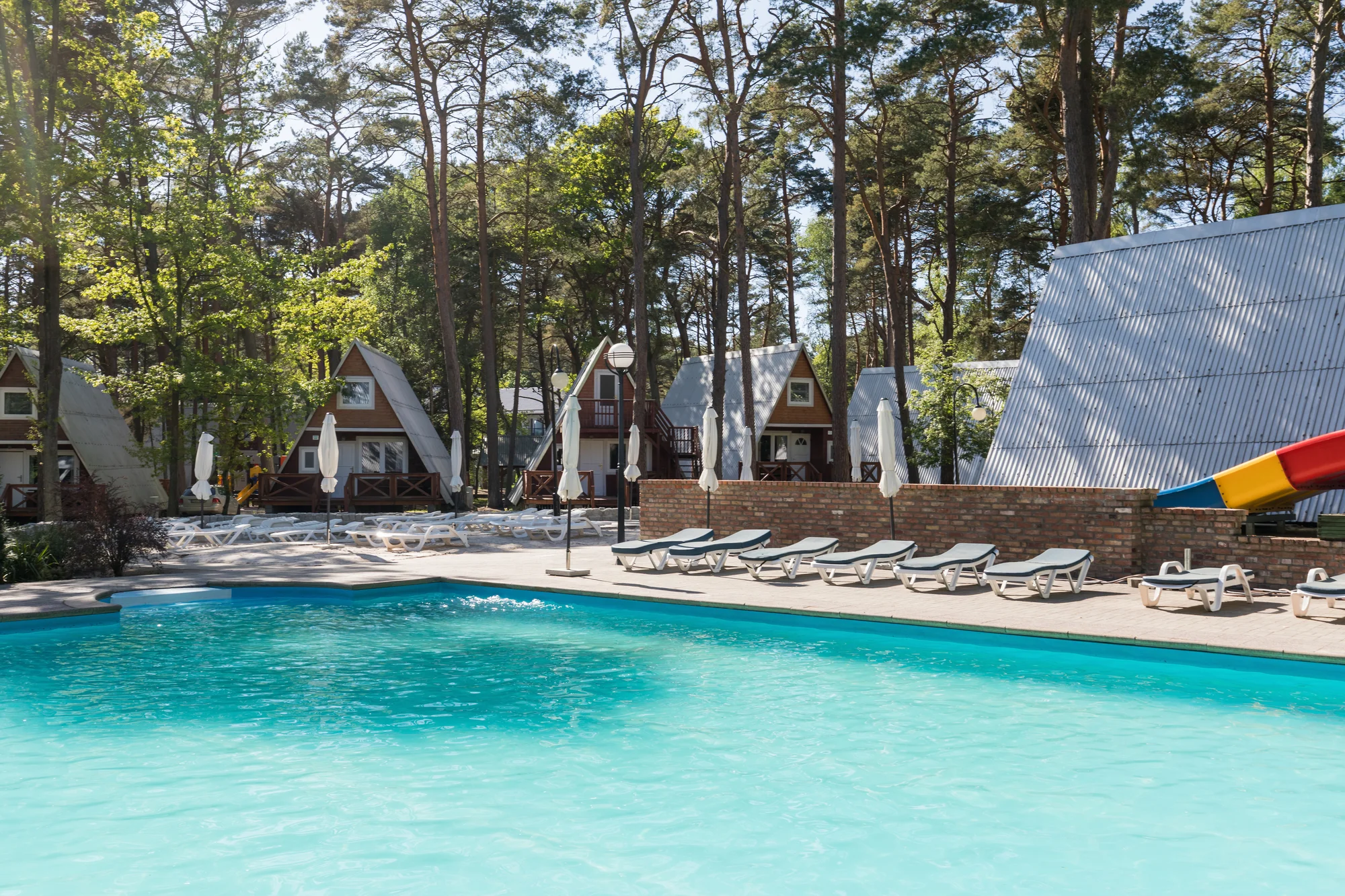 Baltský resort u pláže v Pobierowo: polopenze, neomezený wellness i zábava pro děti