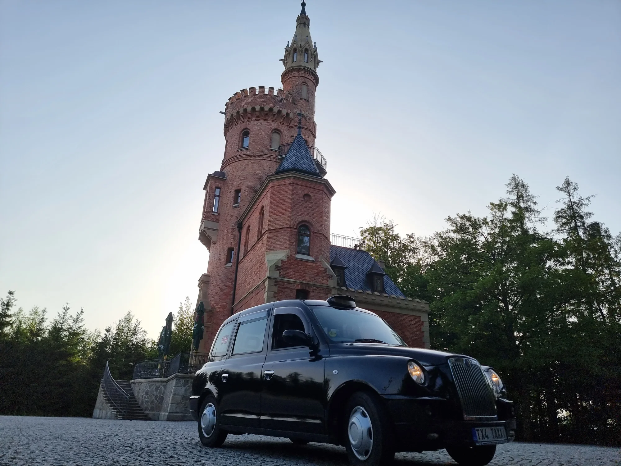 Vyhlídková jízda po Karlových Varech v londýnském taxi Black cab až pro 4 osoby