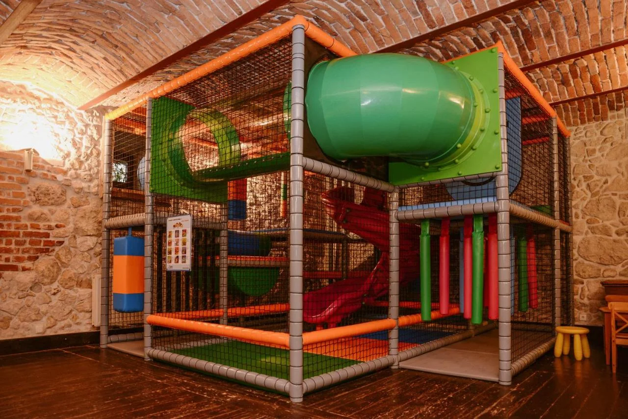 Hotel nedaleko Krakova: pobyt se snídaní či polopenzí