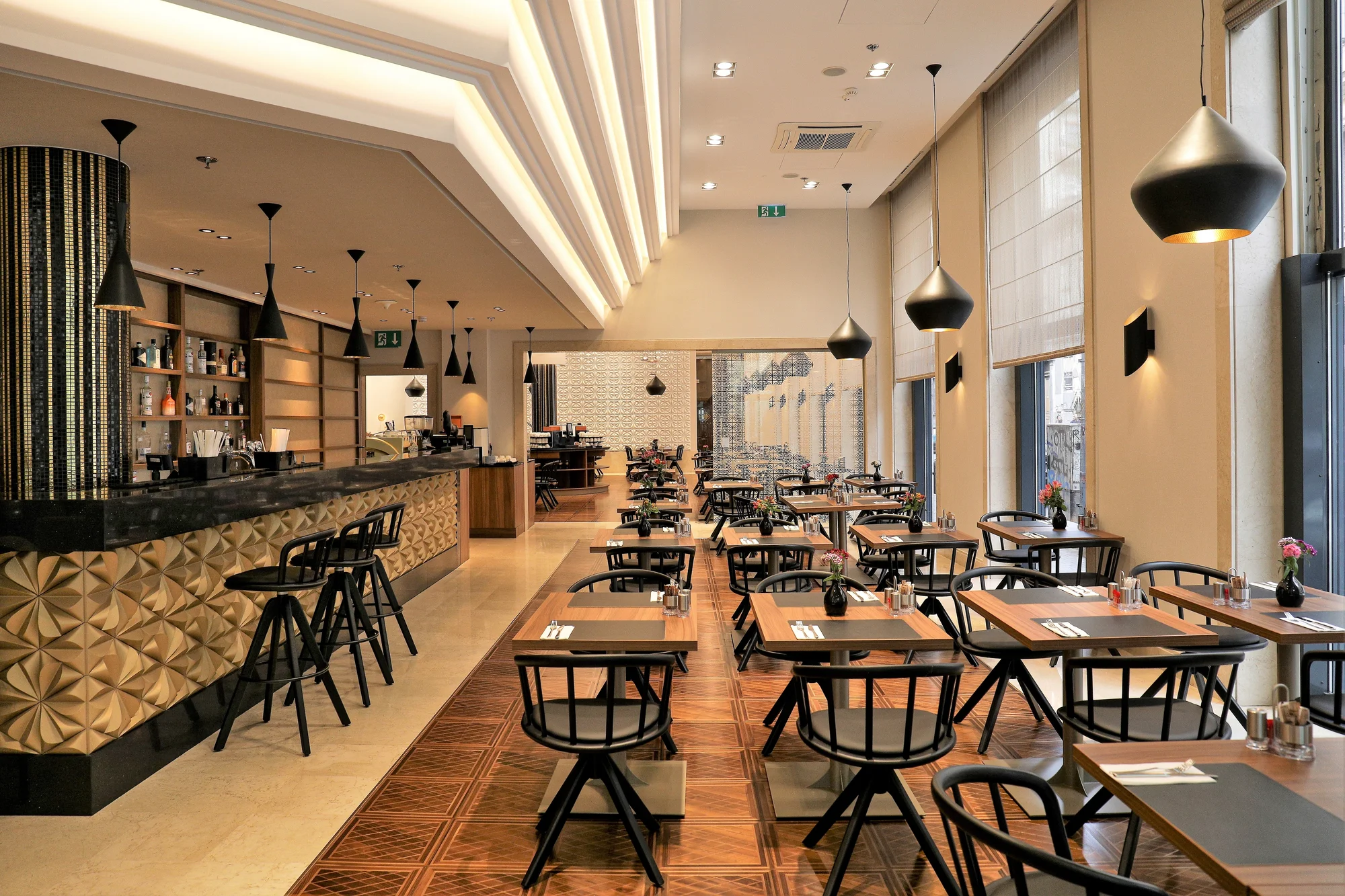 Relax v centru Budapešti: Continental Hotel se snídaněmi a neomezeným wellness