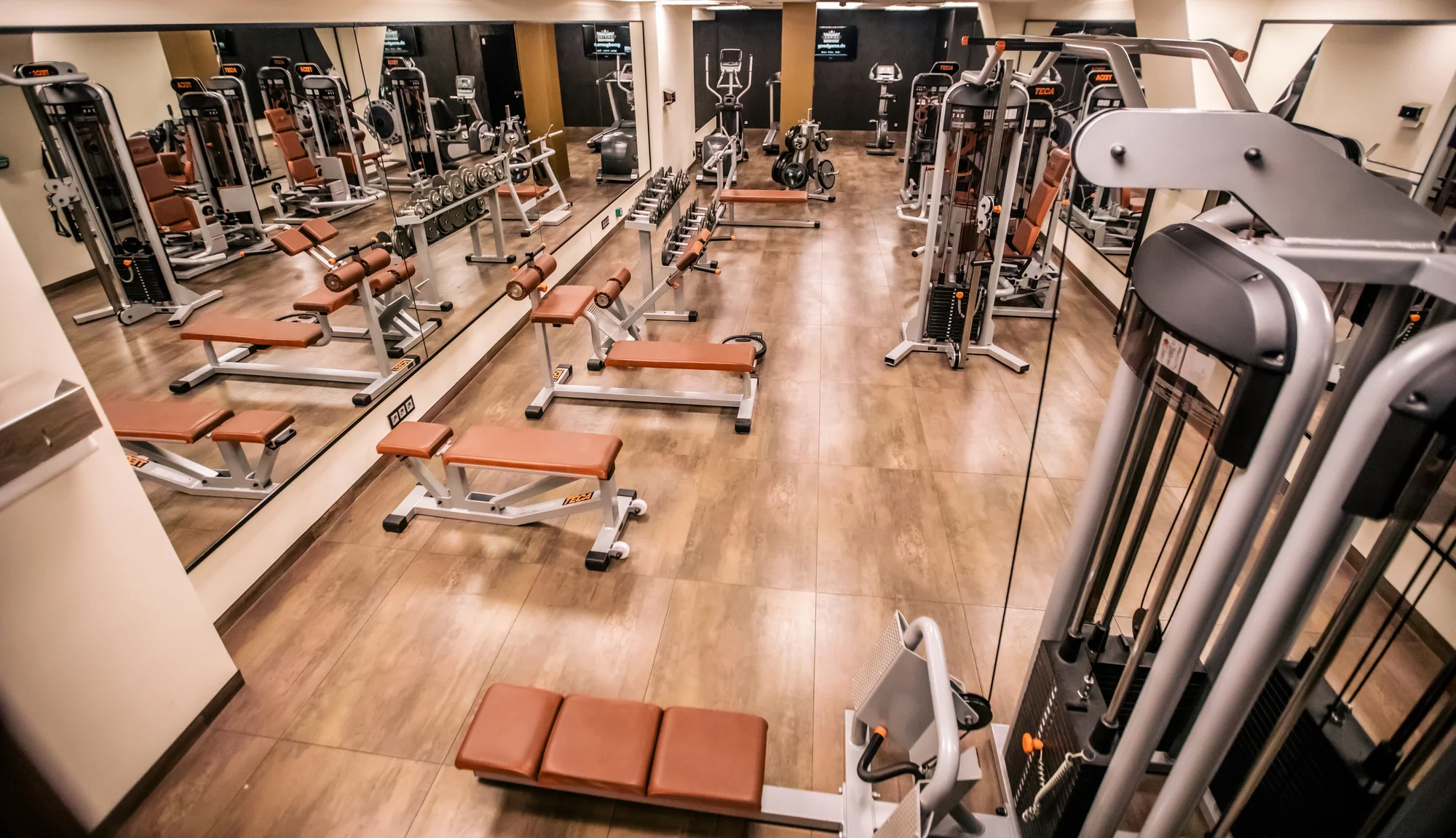 Relax v centru Budapešti: Continental Hotel se snídaněmi a neomezeným wellness