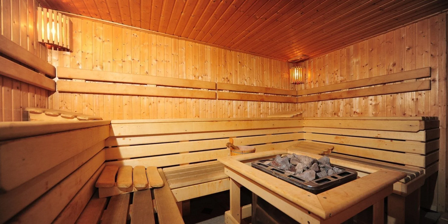 Rodinná dovolená v polských Beskydech: horský hotel s jídlem, wellness a venkovním bazénem
