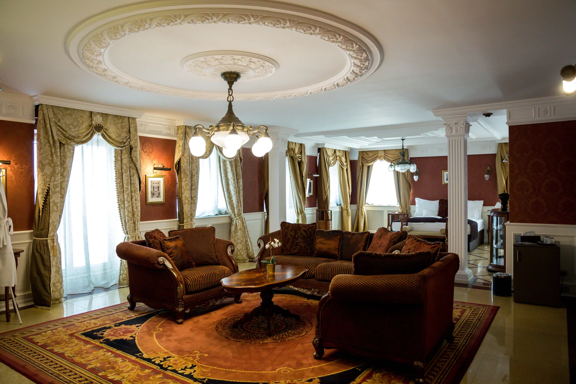 Adult friendly hotel v historickém centru města Eger: snídaně či polopenze, neomezeným wellness, bazén