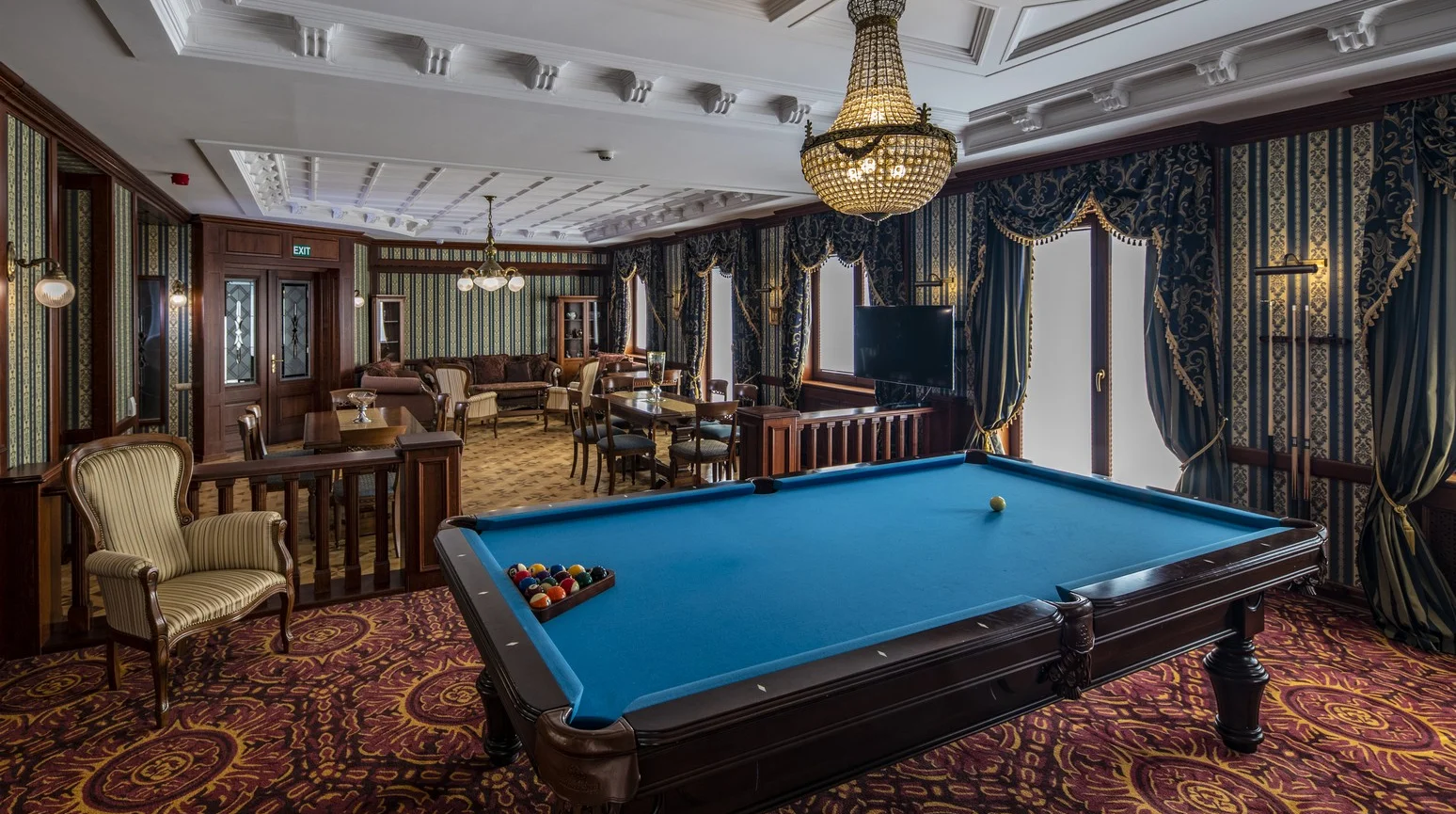 Adult friendly hotel v historickém centru Egeru: snídaně nebo polopenze a neomezený wellness