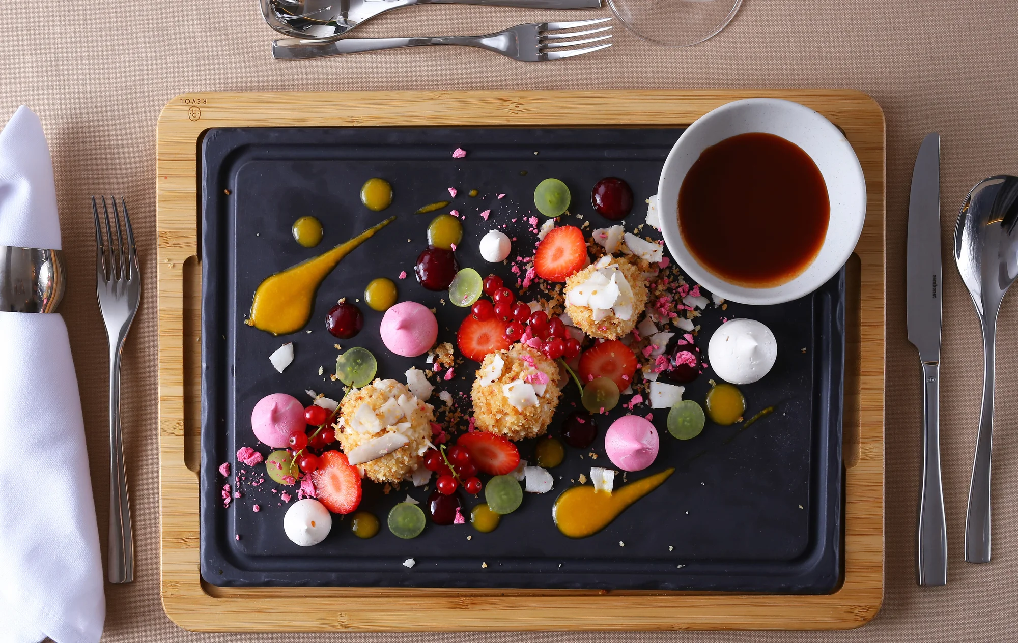 Adult friendly hotel v historickém centru Egeru: snídaně nebo polopenze a neomezený wellness