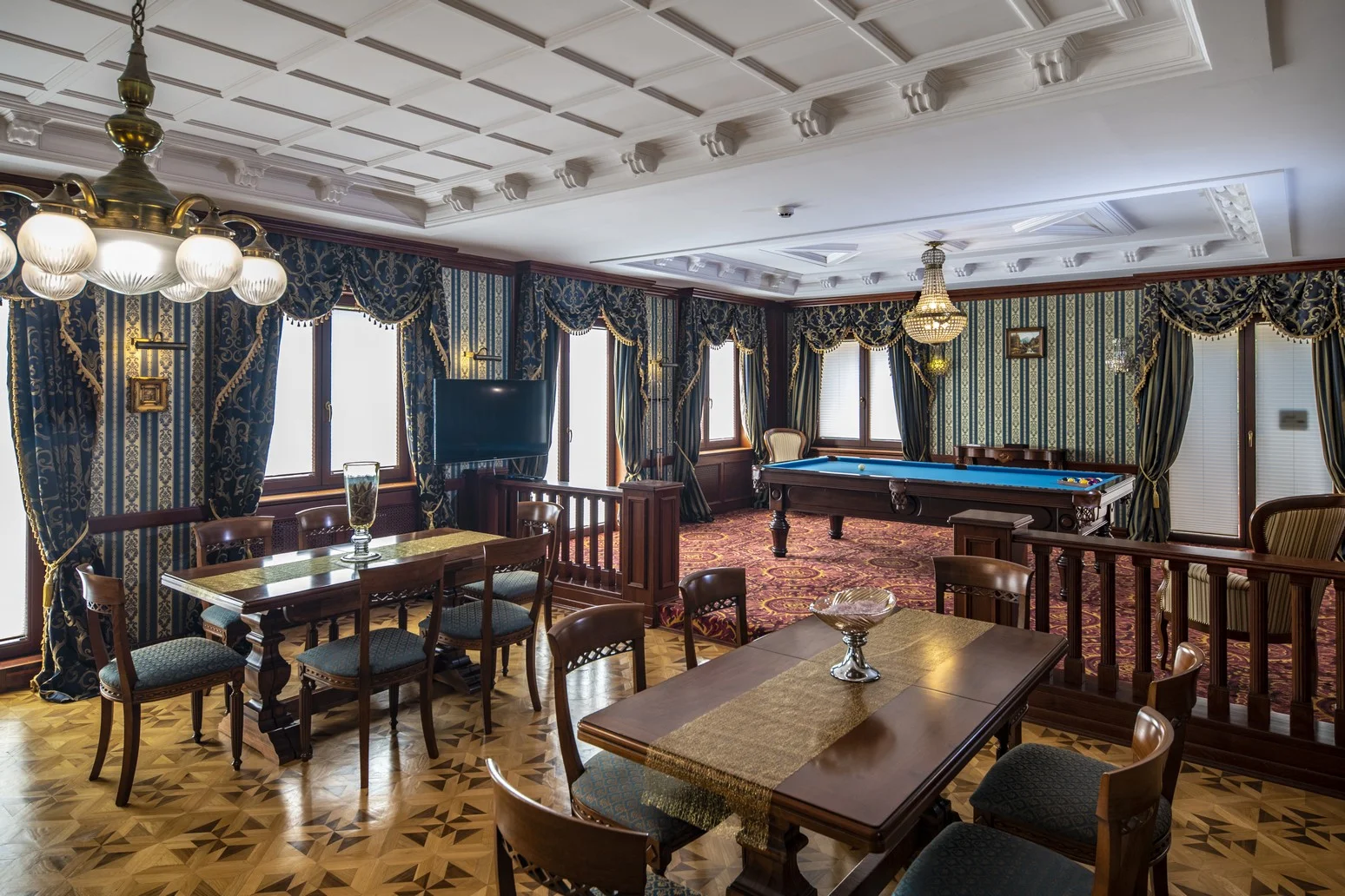 Adult friendly hotel v historickém centru města Eger: snídaně či polopenze, neomezeným wellness, bazén