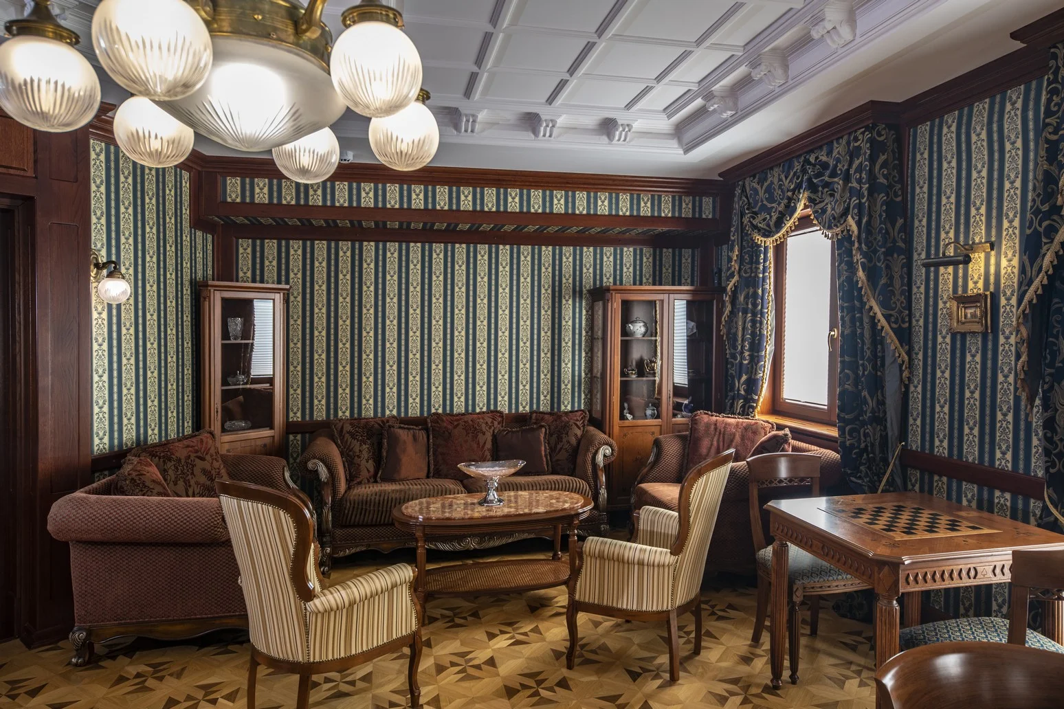 Adult friendly hotel v historickém centru Egeru: snídaně nebo polopenze a neomezený wellness