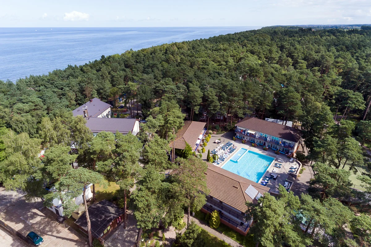 Baltský resort u pláže v Pobierowo: polopenze, neomezený wellness i zábava pro děti