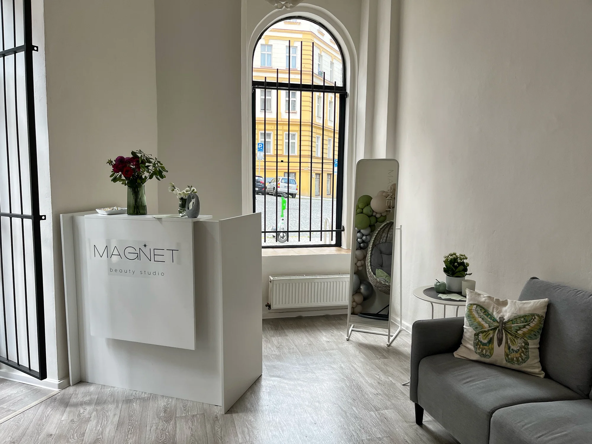 Perfektně upravená i bez líčidel: permanentní make-up obočí, očních linek či rtů, 60 minut