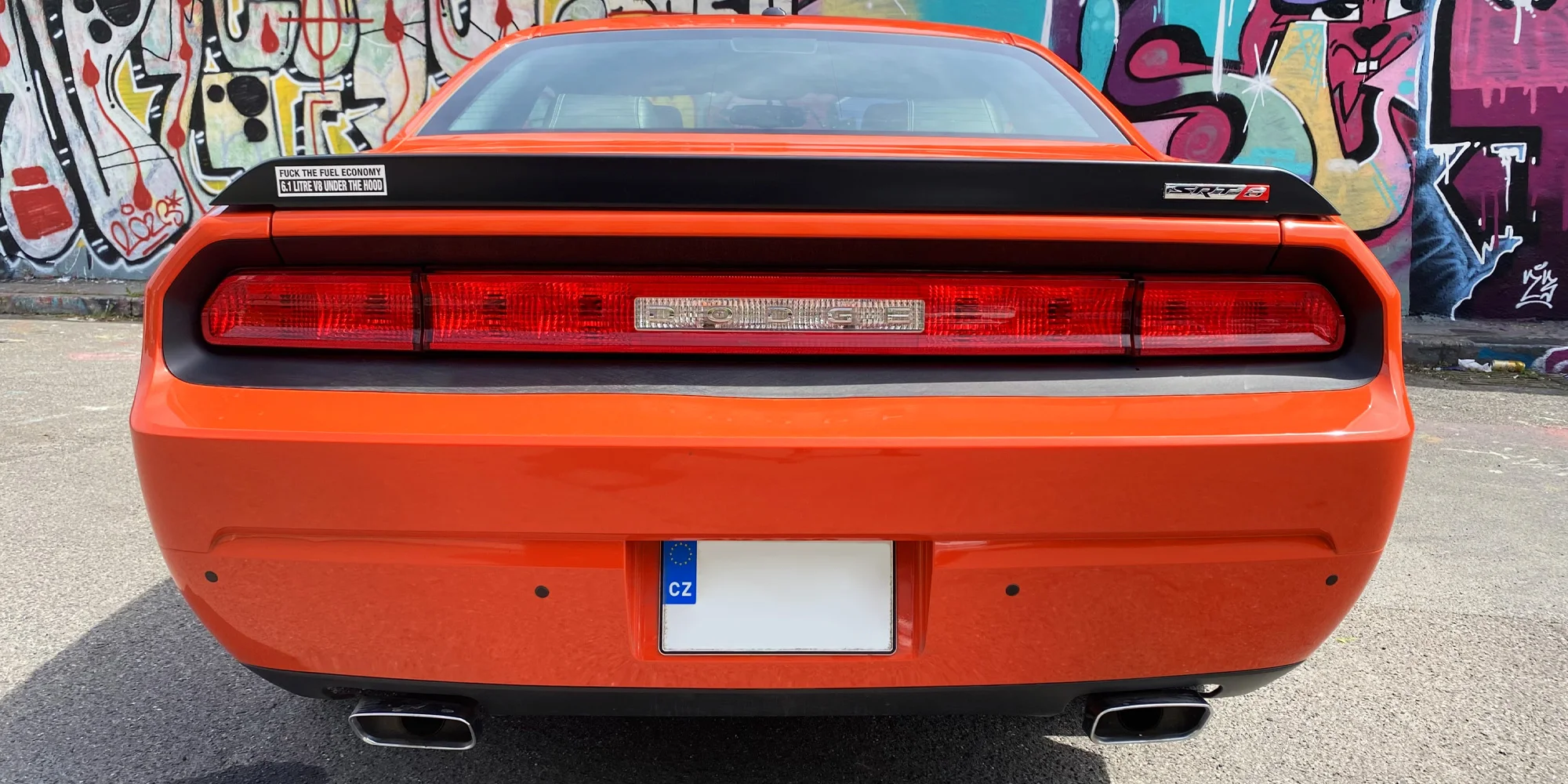 Dodge Challenger SRT 6,1 HEMI o výkonu 425 koní na 12–48 hodin