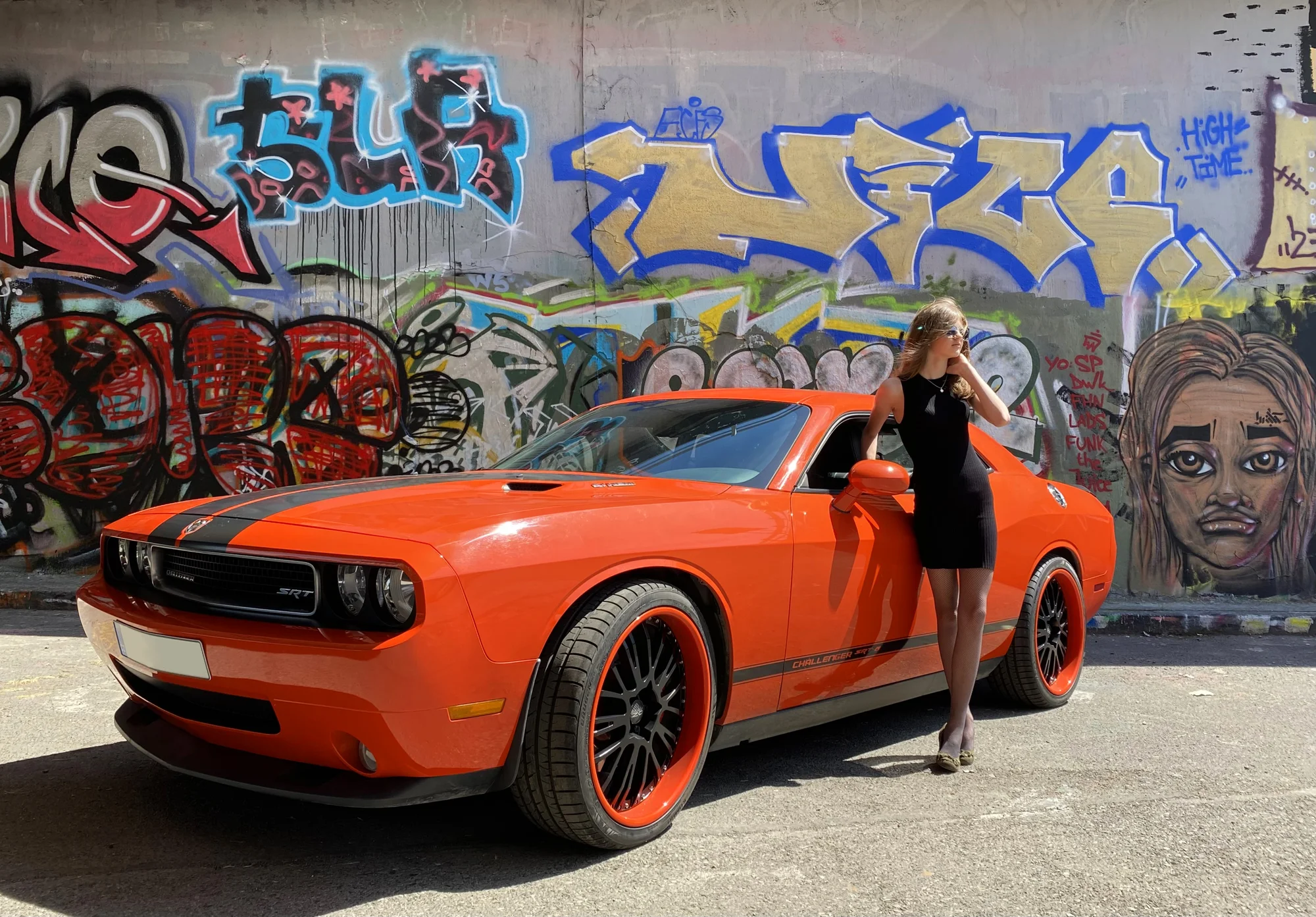 Dodge Challenger SRT 6,1 HEMI o výkonu 425 koní na 12–48 hodin