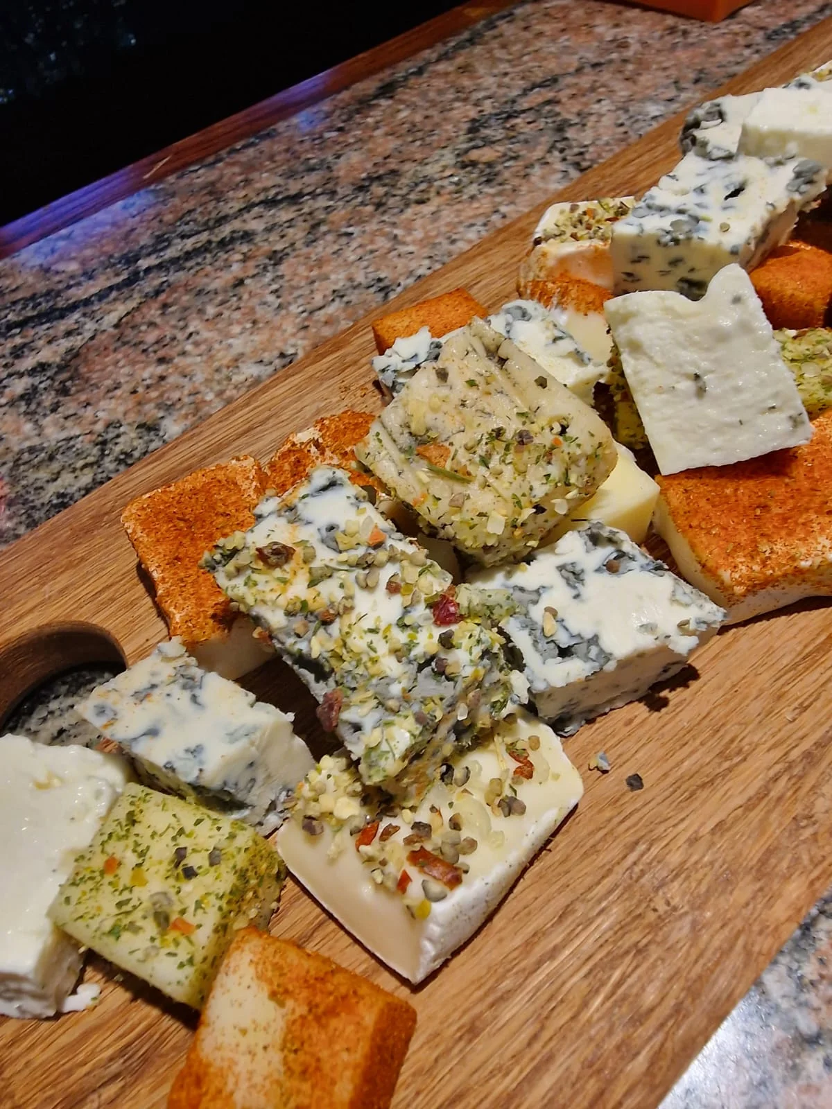 Voucher na 250 či 500 Kč do tradiční české restaurace Modrý Hrozen v Kaznějově