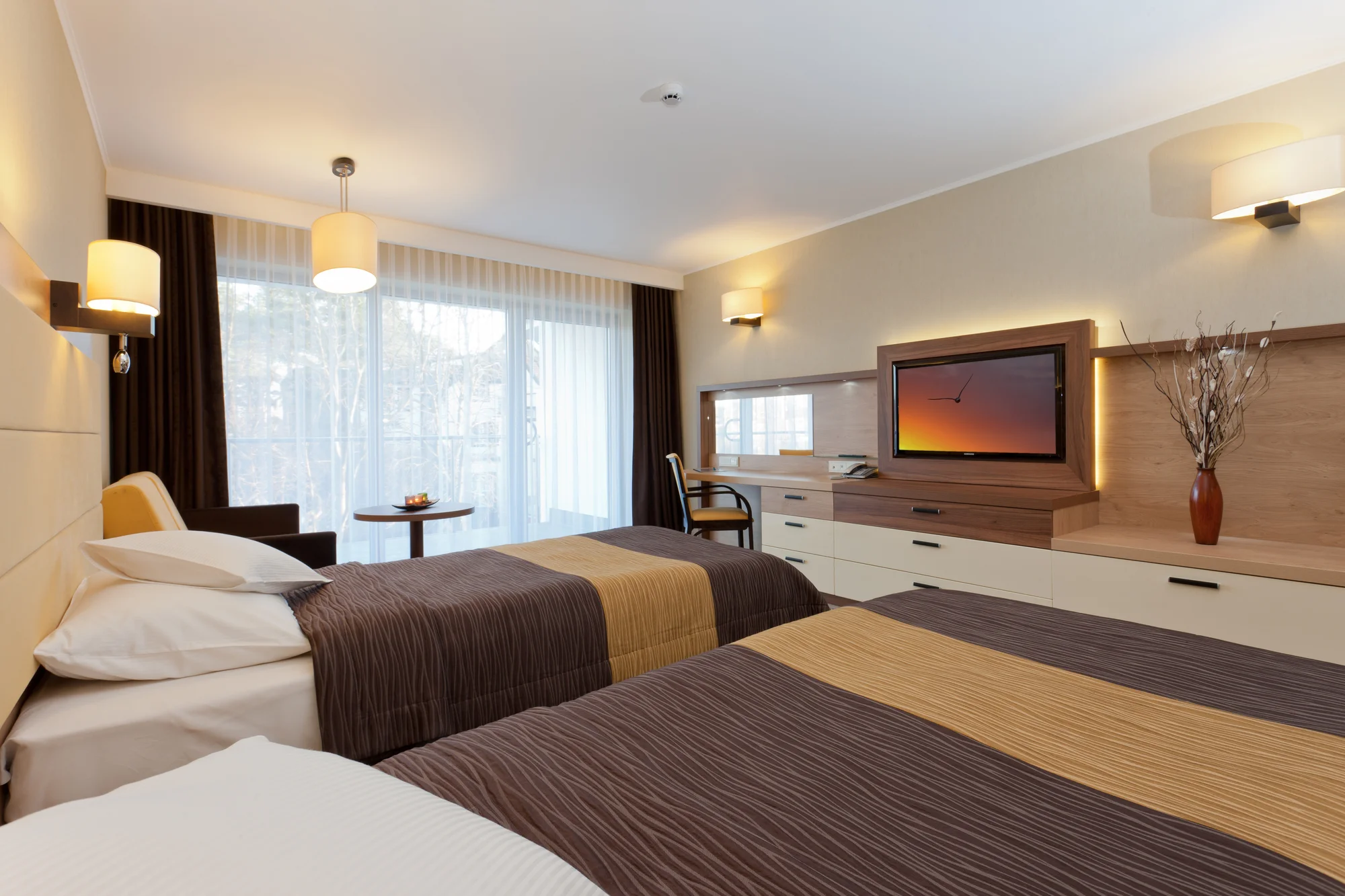 4* rodinný hotel s termálními lázněmi: polopenze, dětské hřiště i herna, 300 m od pláže