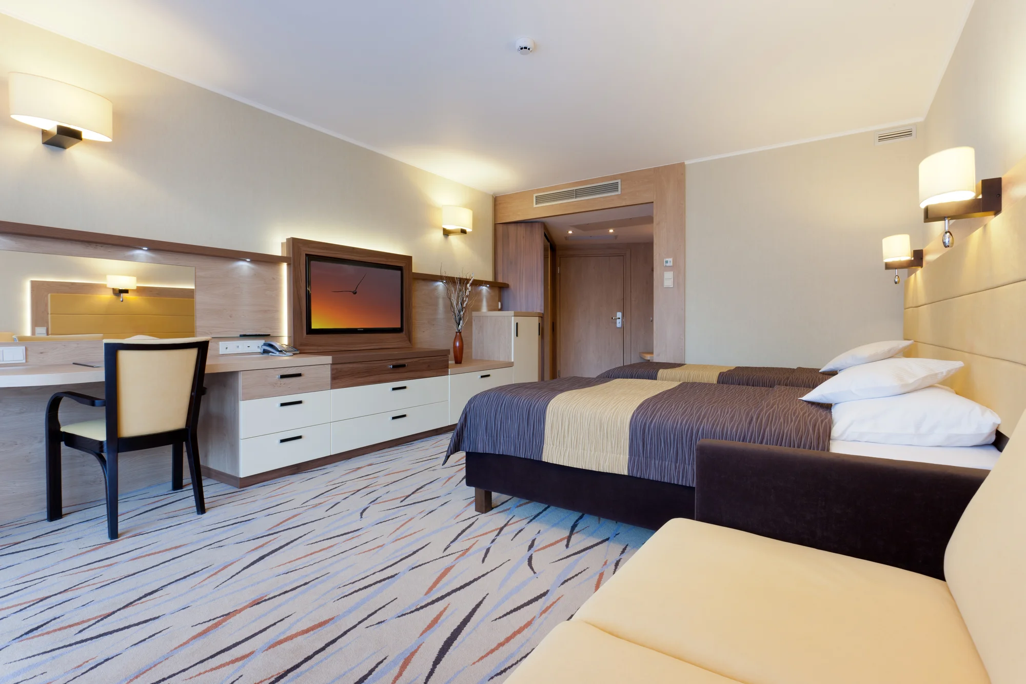 4* rodinný hotel s termálními lázněmi: polopenze, dětské hřiště i herna, 300 m od pláže