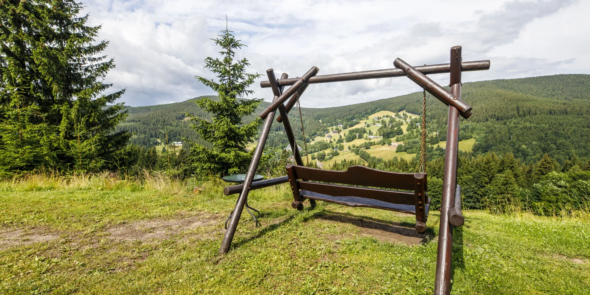 Aktivní dovolená ve Špindlu: penzion s polopenzí a saunou nebo koupacím sudem