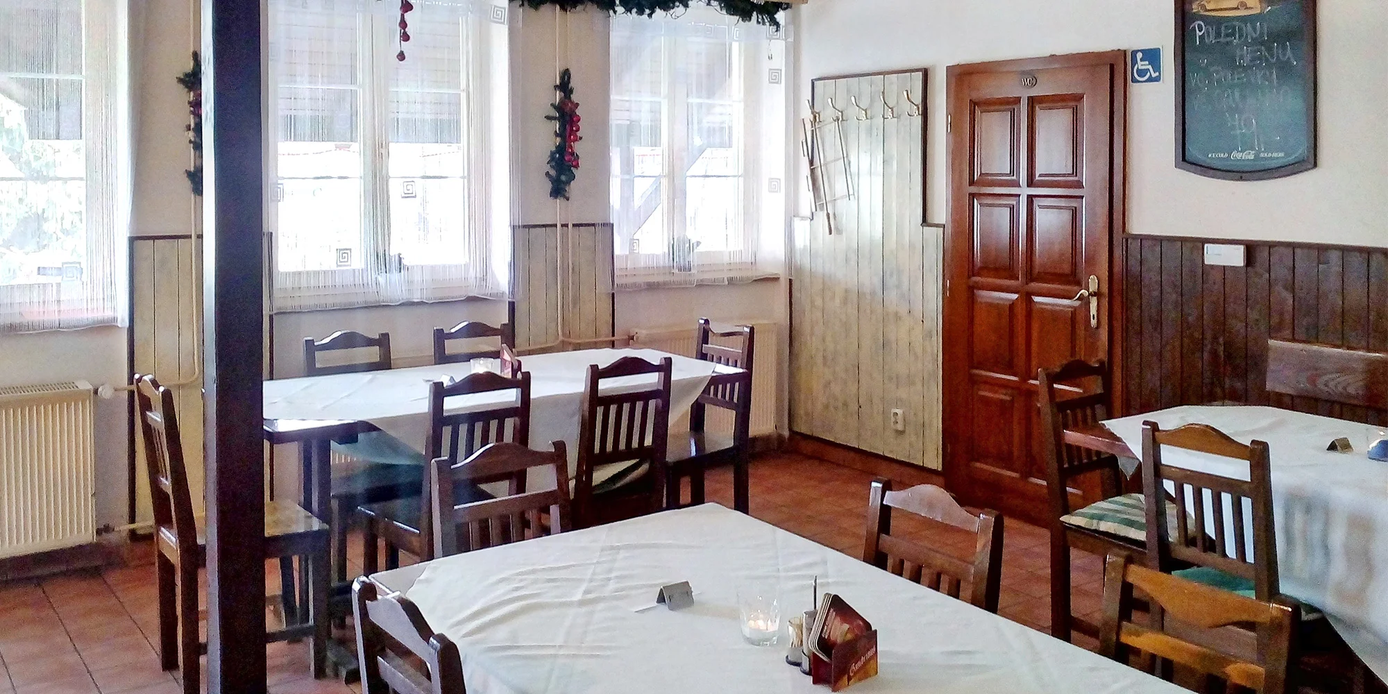 1 nebo 2 kg šťavnatých řízků podle chuti: kuřecí, vepřové nebo mix v restauraci Pod Jasanem