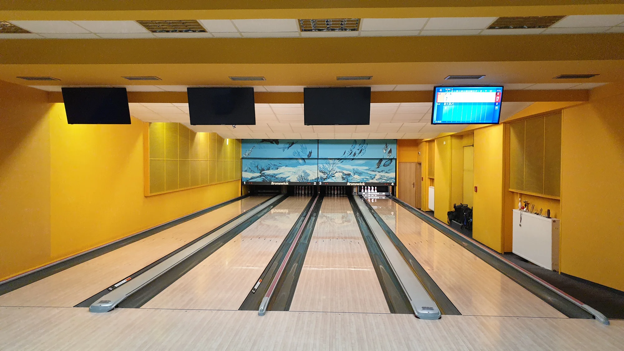 Hodina bowlingu pro partu až 6 hráčů v čase 13:00–24:00