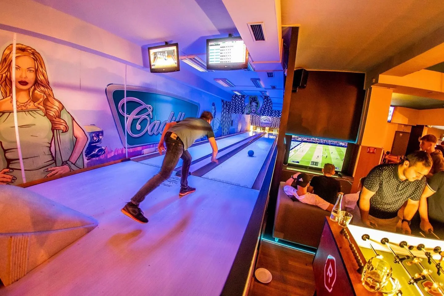 1–3 hodiny bowlingu až pro 6 hráčů nebo bowling a drinky pro 4 hráče