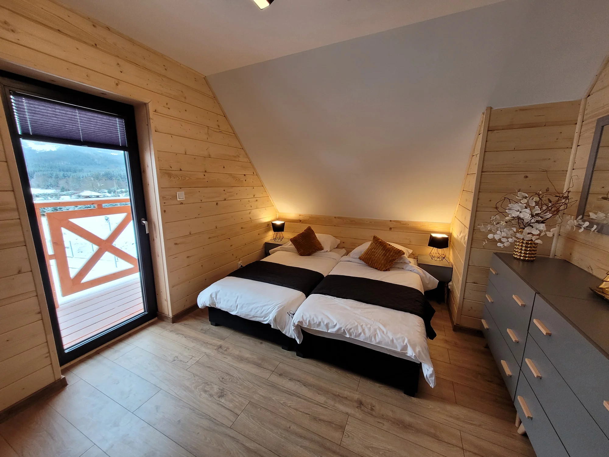 Luxusní chata v Kladské kotlině až pro 8 osob: kuchyňka, gril i sauna