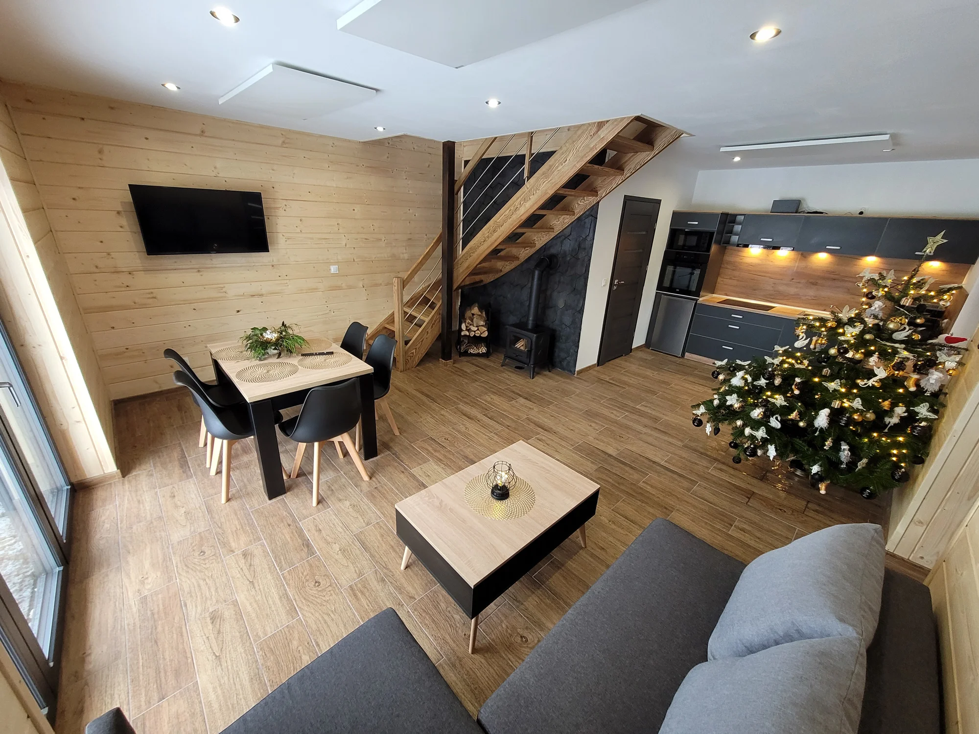 Luxusní chata v Kladské kotlině až pro 8 osob: kuchyňka, gril i sauna