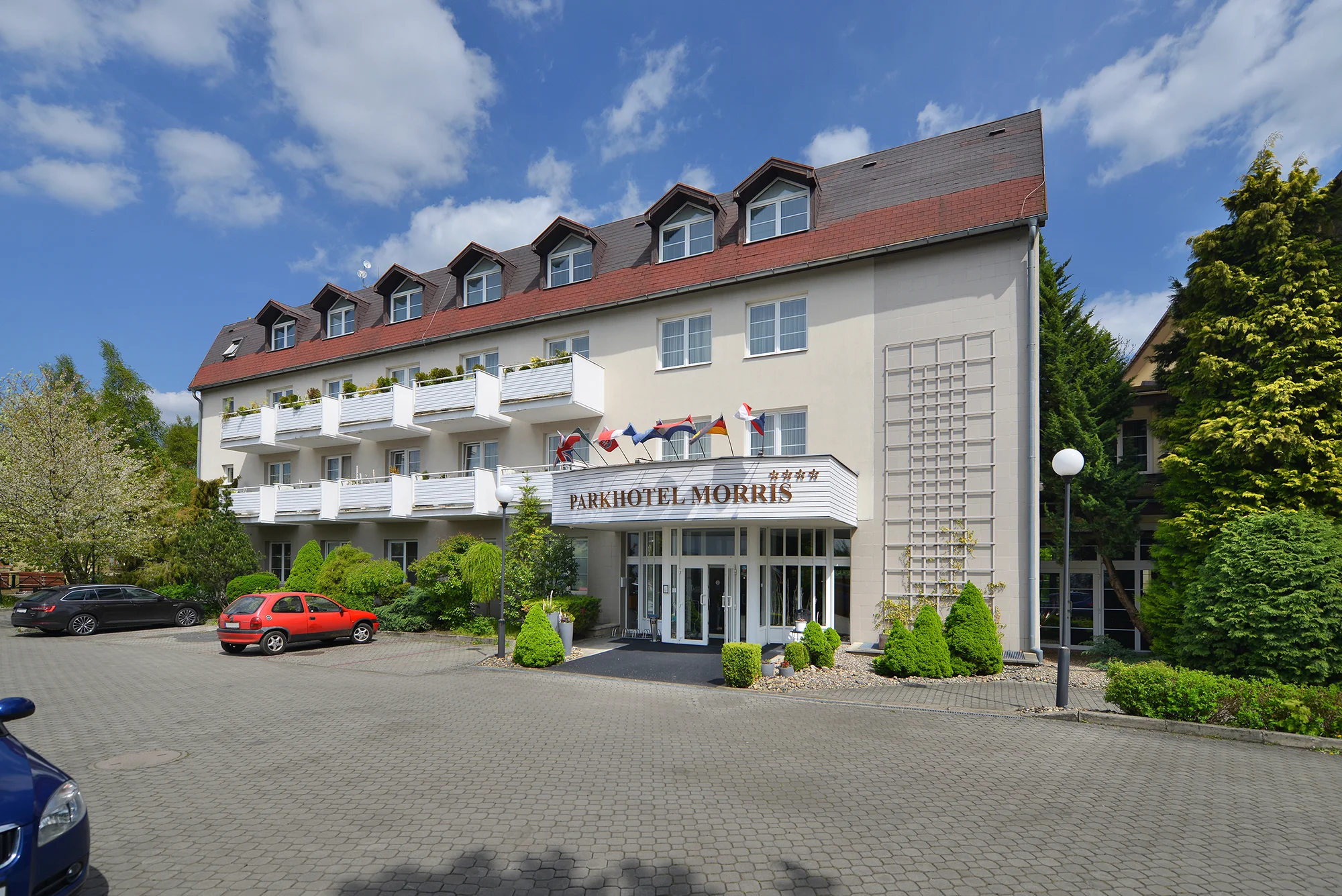 Hotel ve sklářském ráji: pobyt se snídaní či polopenzí, wellness, dámská jízda i bylinkový pobyt