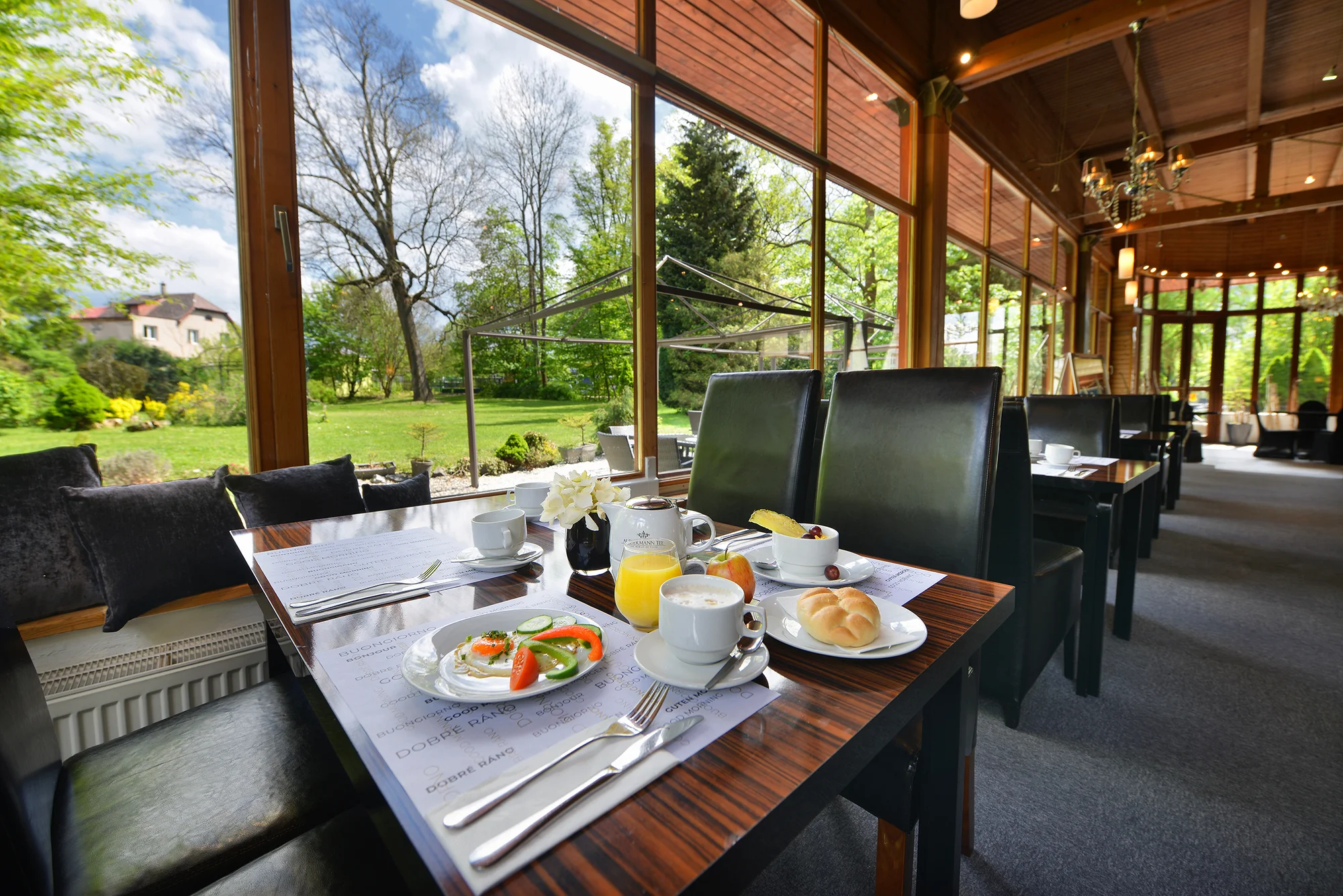 Hotel ve sklářském ráji: pobyt se snídaní či polopenzí, wellness, dámská jízda i bylinkový pobyt