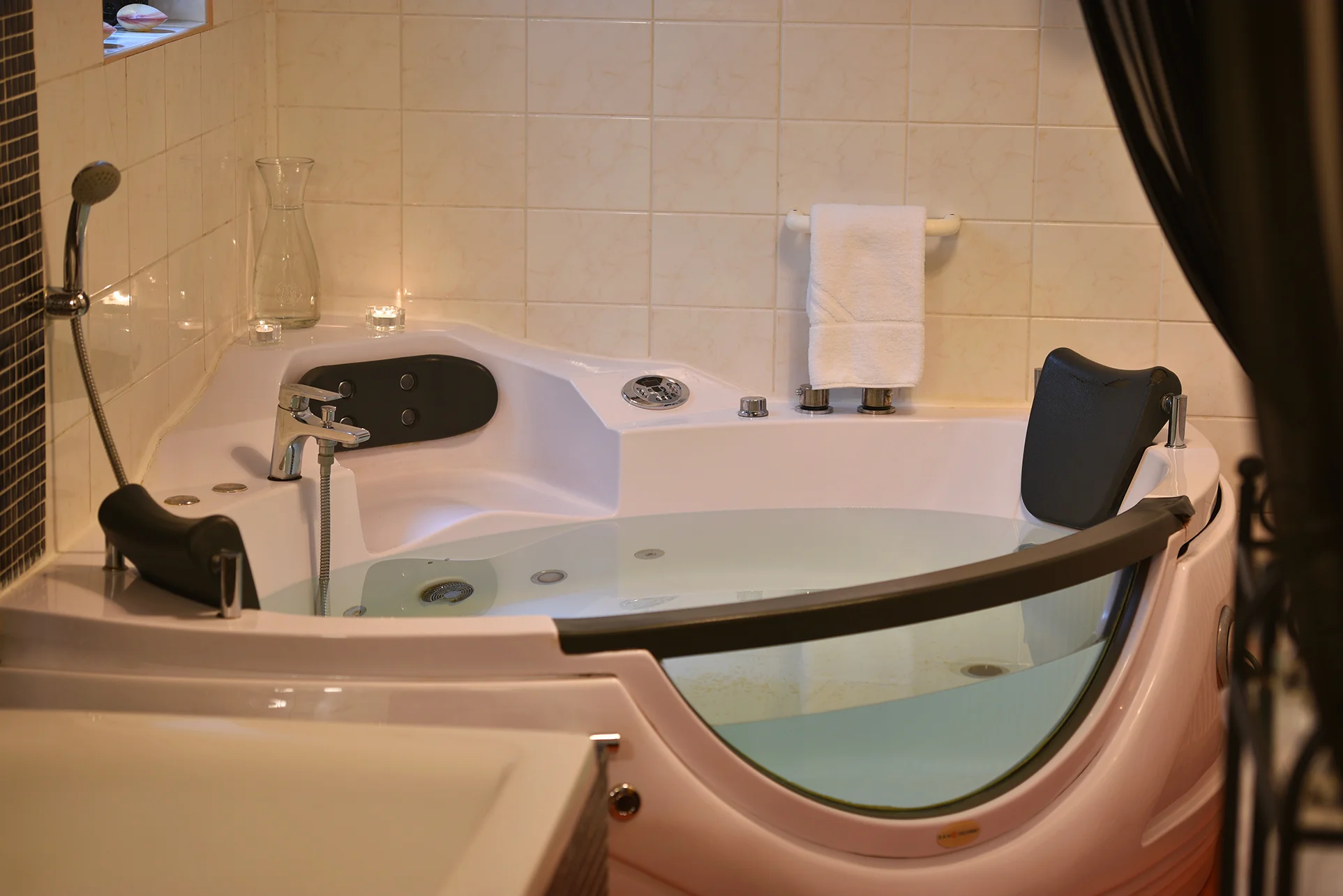Hotel ve sklářském ráji: pobyt se snídaní či polopenzí, wellness, dámská jízda i bylinkový pobyt