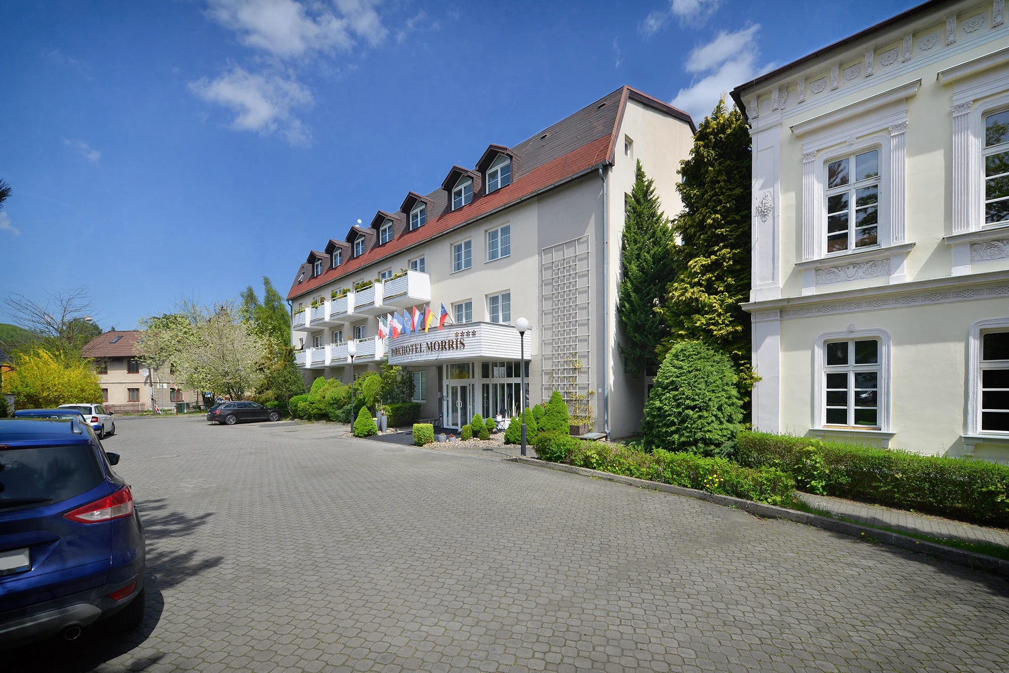 Hotel ve sklářském ráji: pobyt se snídaní či polopenzí, wellness, dámská jízda i bylinkový pobyt