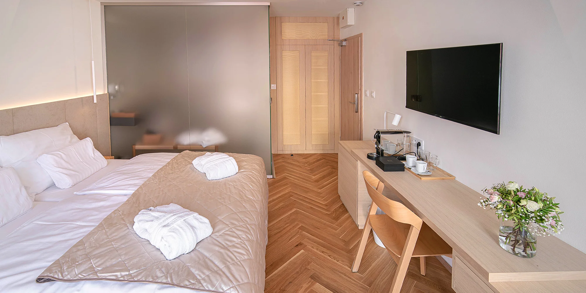 Krásný penzion v centru Litomyšle: snídaně do pokoje, moderní restaurace a výhled na Piaristický chrám