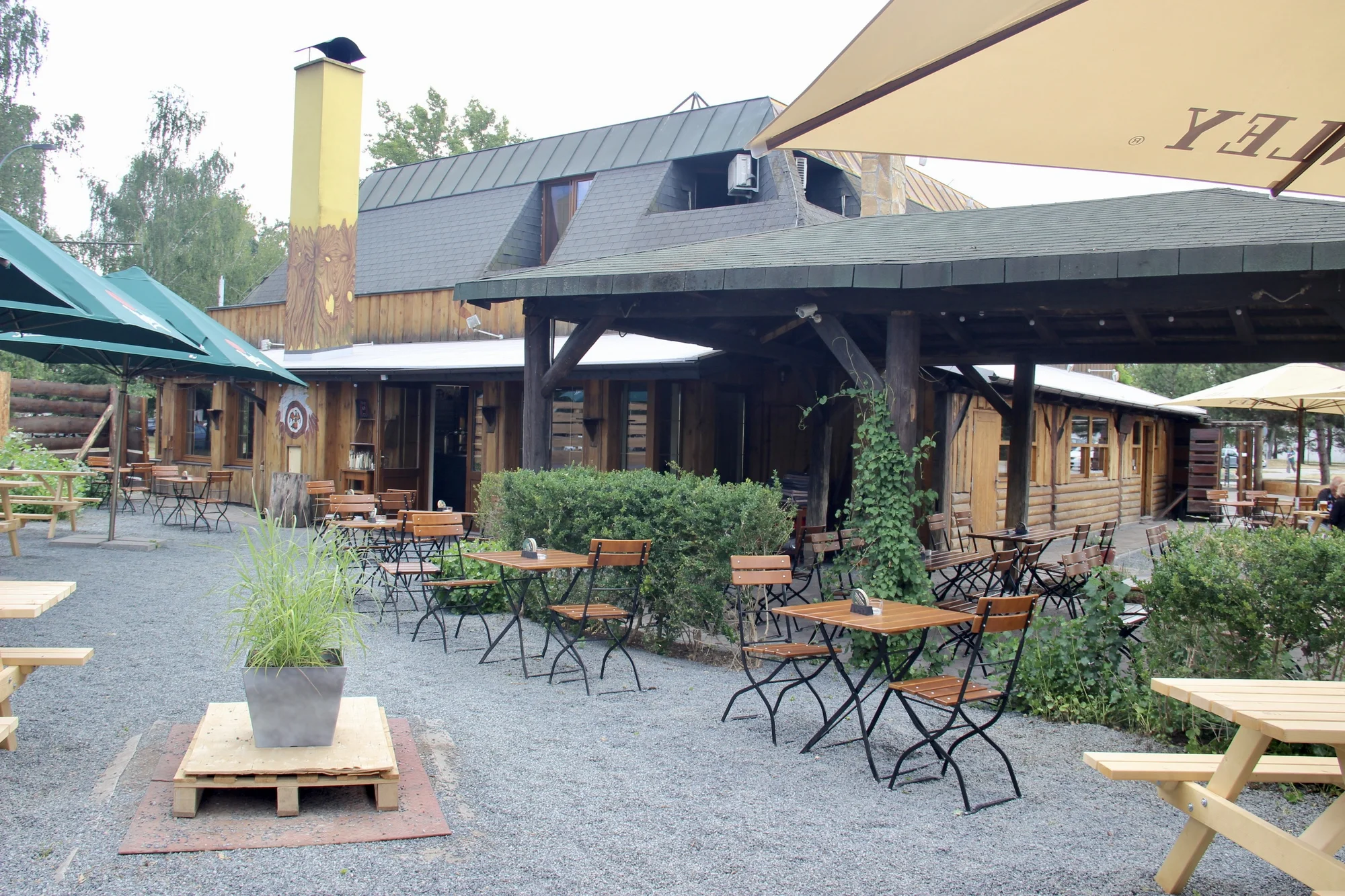 Otevřené vouchery do nové asijské restaurace a sushi baru v Pardubicích: 300-1000 Kč