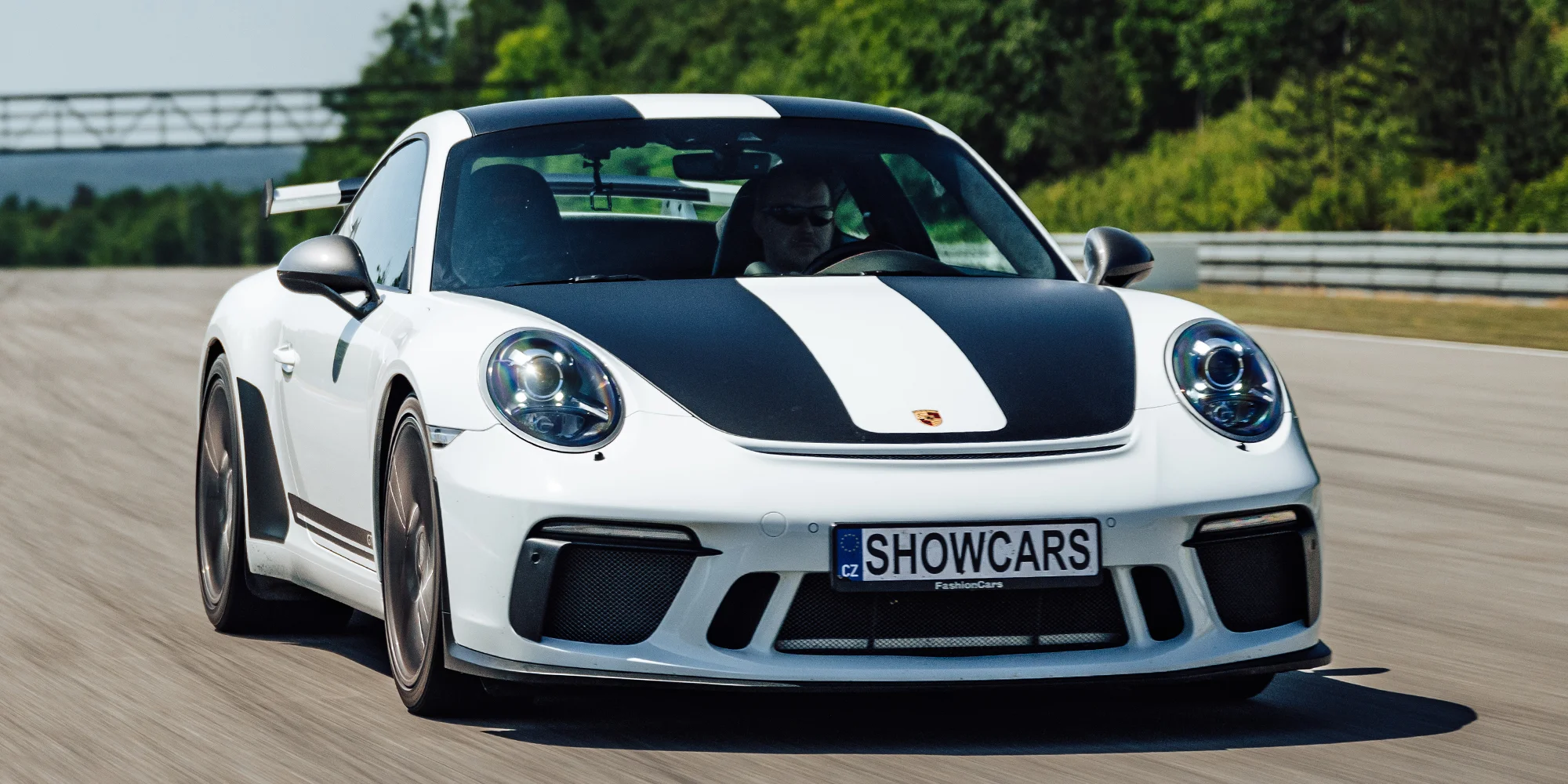 Jízda ve 2 supersportech: Ferrari, Lamborghini, Porsche, Mustang i Subaru