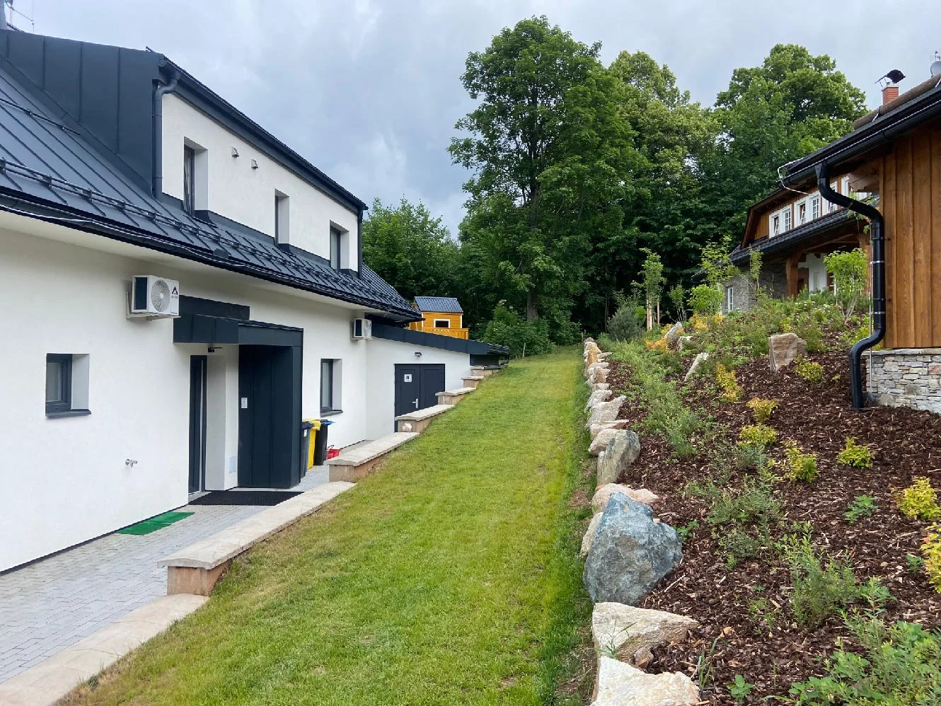 Dovolená v Krkonoších: plně vybavené apartmány v Černém Dole až pro 10 osob