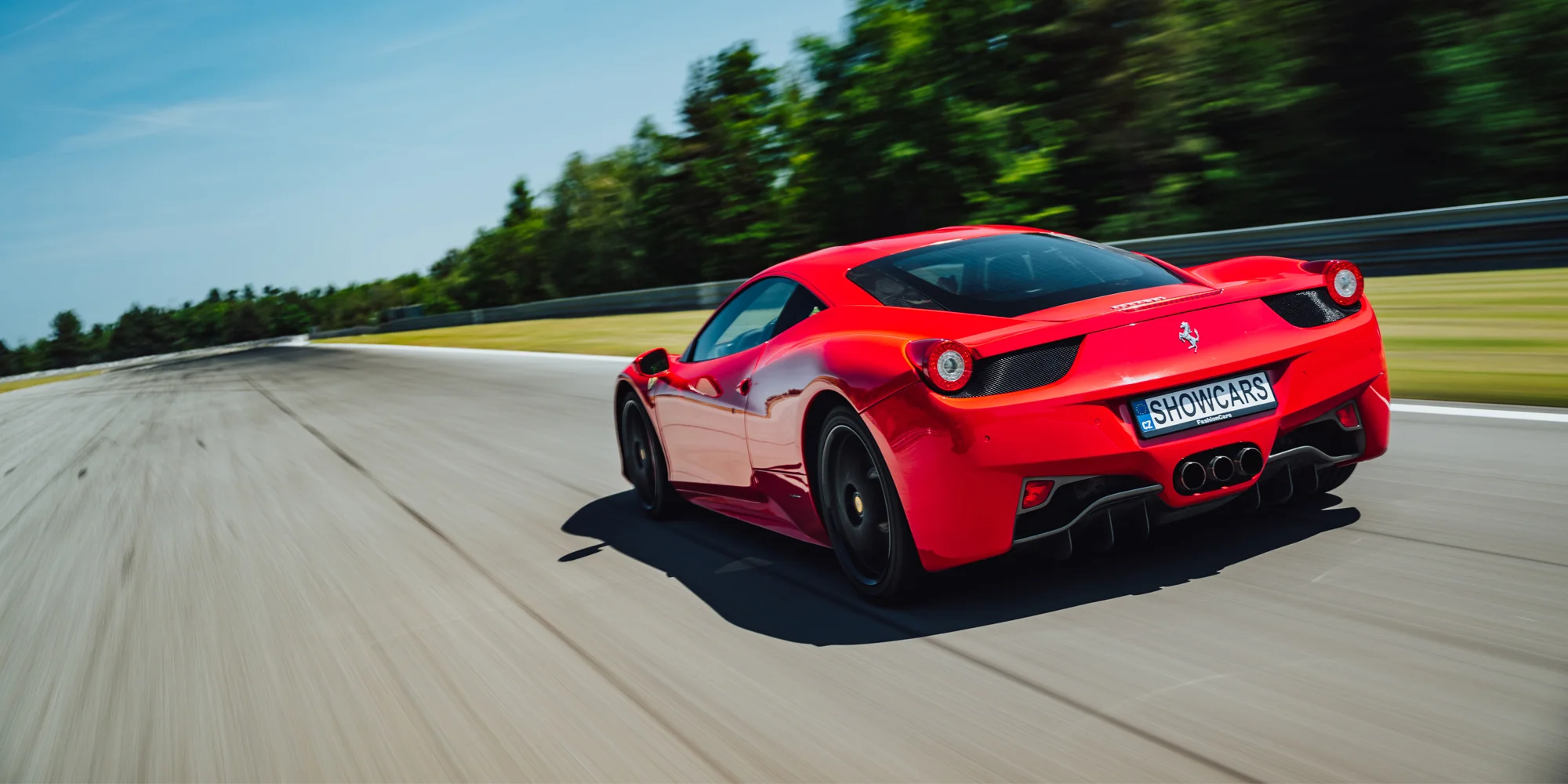 Exclusive VIP driving day: jízda na velkém závodním okruhu v Mostě v Lamborghini, Ferrari, McLarenu nebo Porsche