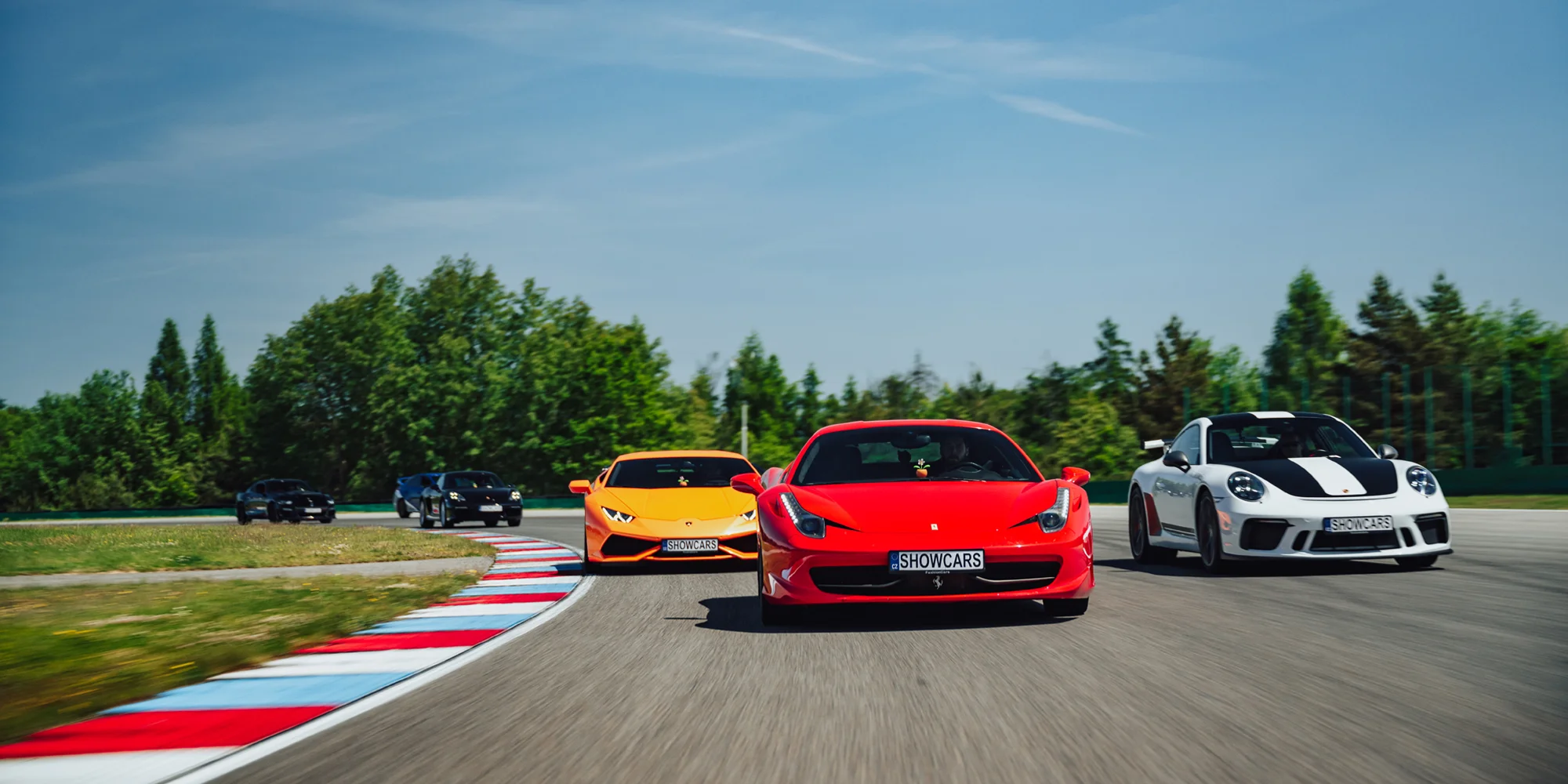 Exclusive VIP driving day: jízda na velkém závodním okruhu v Mostě v Lamborghini, Ferrari, McLarenu nebo Porsche