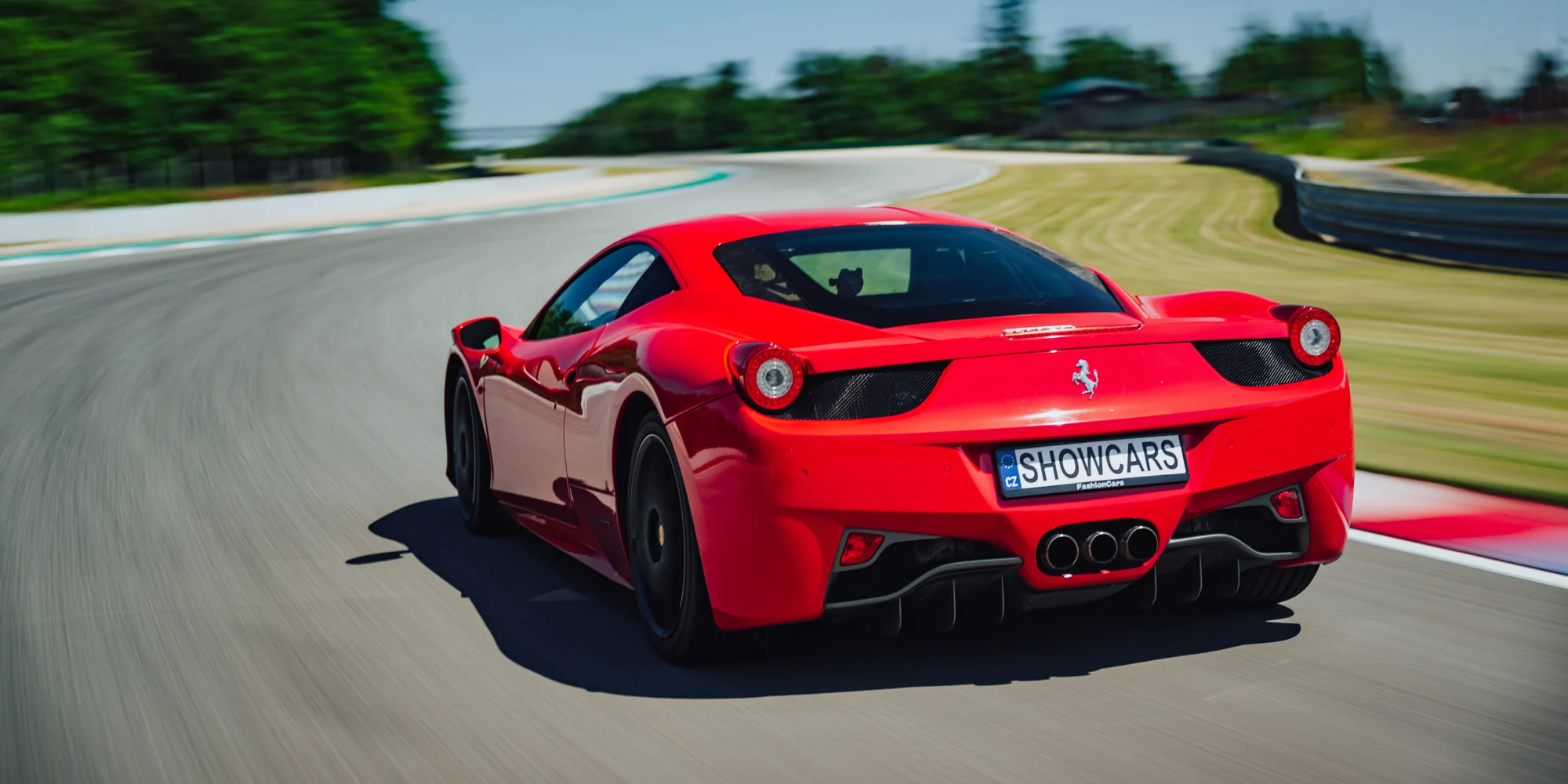 Exclusive VIP driving day: jízda na velkém závodním okruhu v Mostě v Lamborghini, Ferrari, McLarenu nebo Porsche