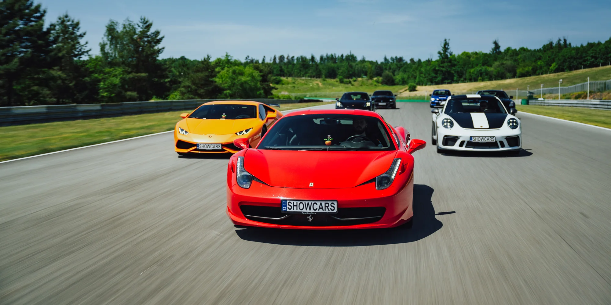 Exclusive VIP driving day: jízda na velkém závodním okruhu v Mostě v Lamborghini, Ferrari, McLarenu nebo Porsche