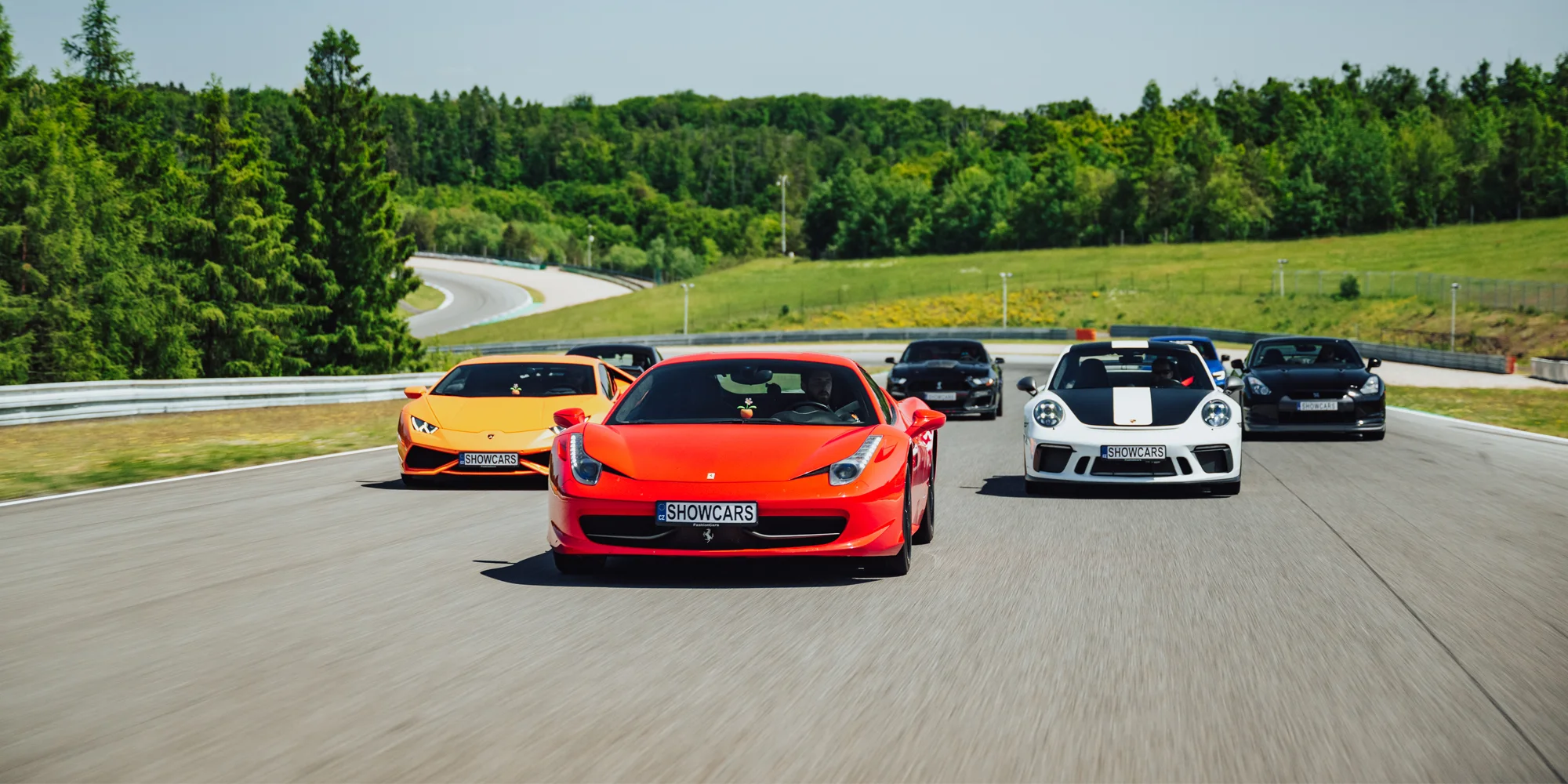 Exclusive VIP driving day: jízda na velkém závodním okruhu v Mostě v Lamborghini, Ferrari, McLarenu nebo Porsche